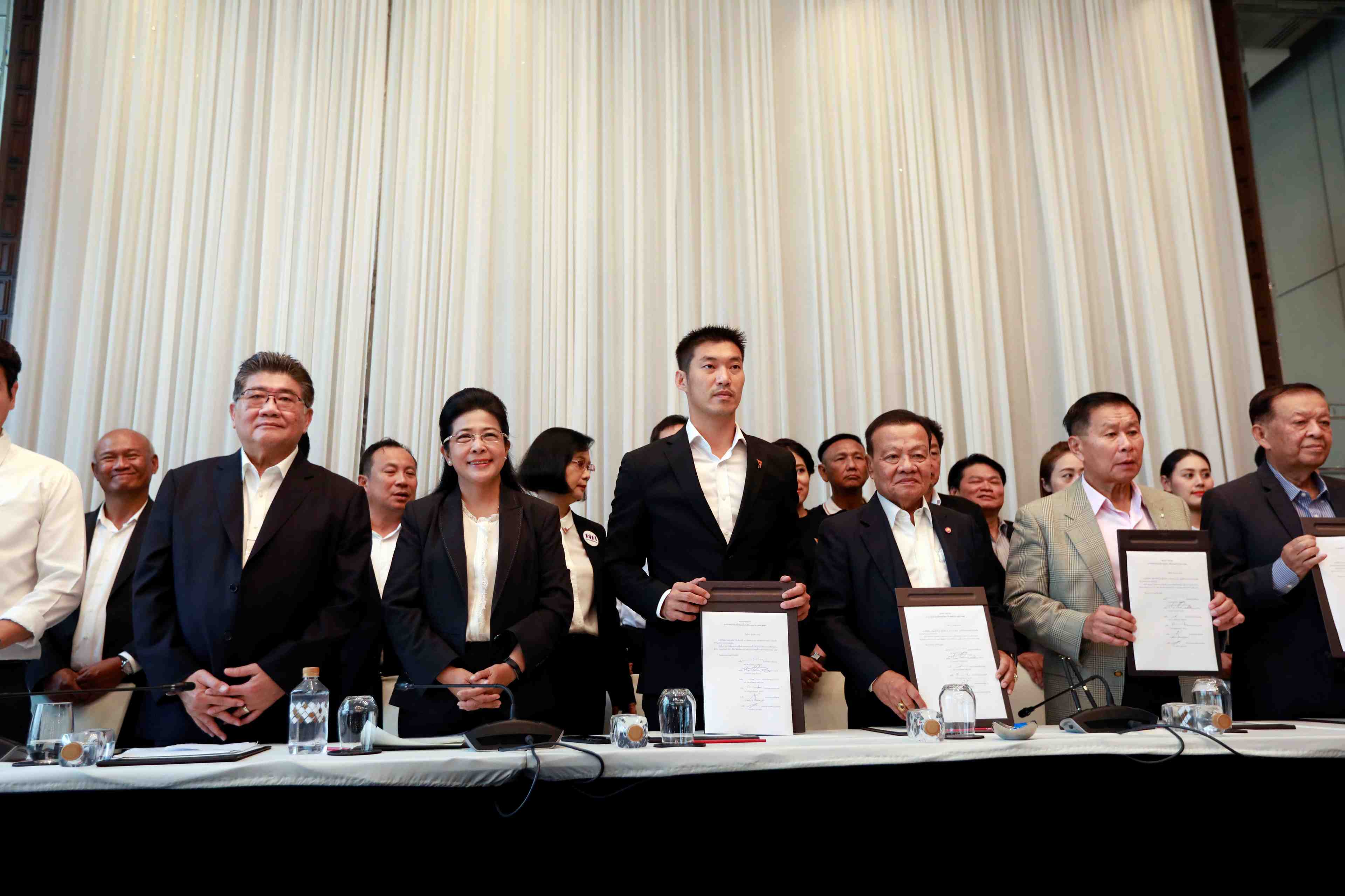 Thailande: l'opposition forme une alliance