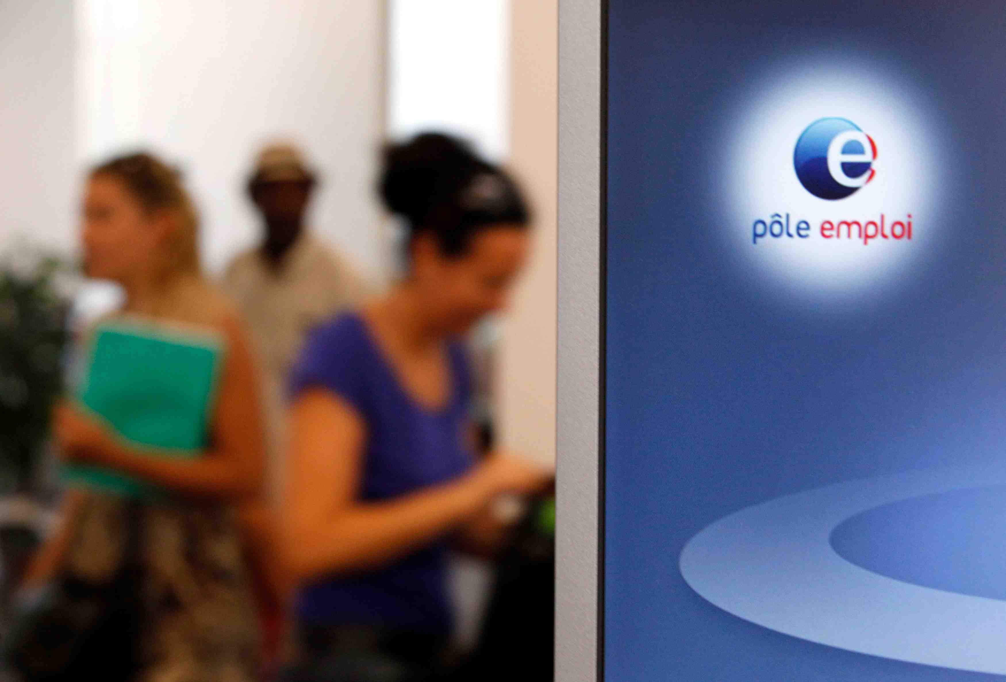 France: l'emploi salarie prive en hausse de 0,2% au quatrieme trimestre, +1,1% en 2019