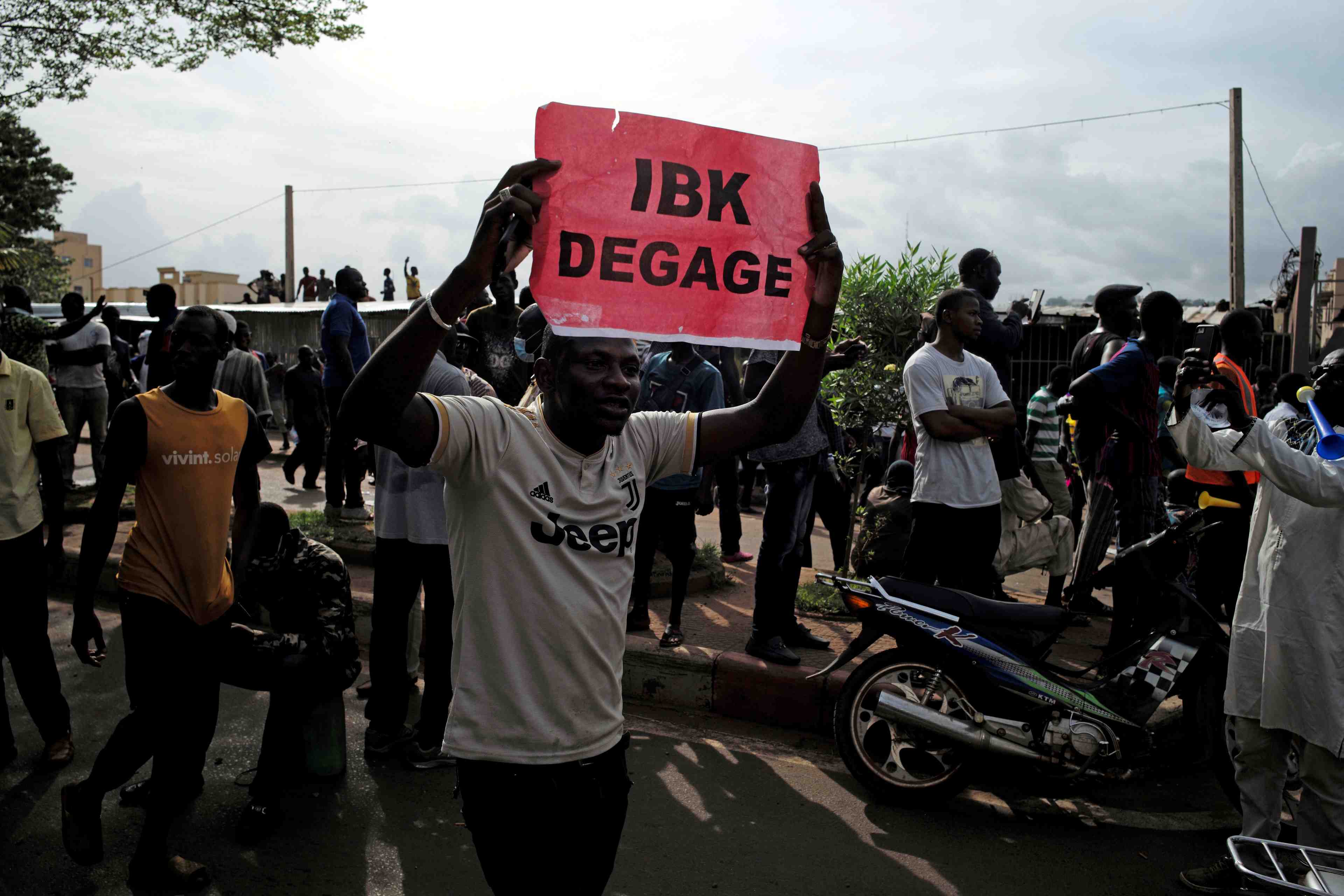 L'opposition malienne rejette les concessions du president keita