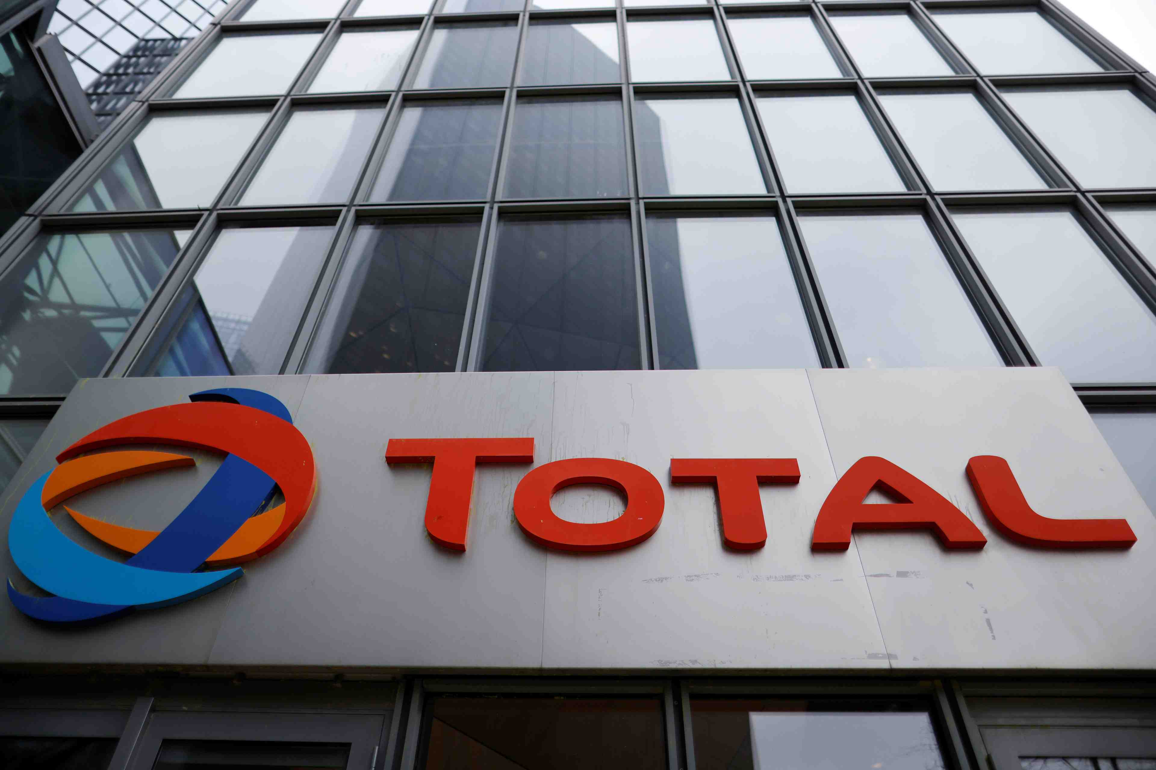 Bnp, societe generale et credit agricole ne financeront pas le projet de total en ouganda, rapporte les echos