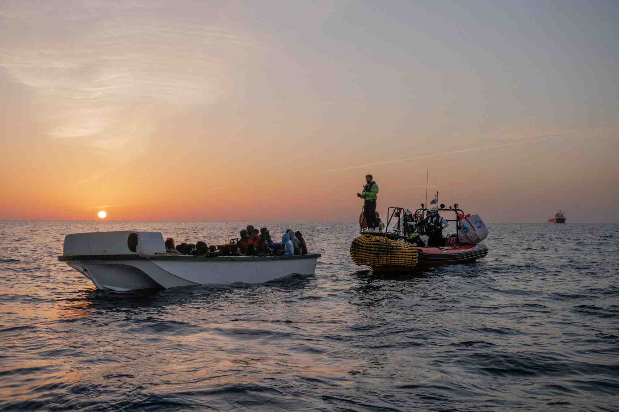 Photo d'archives des membres d'equipage du navire de sauvetage des ong "ocean viking"