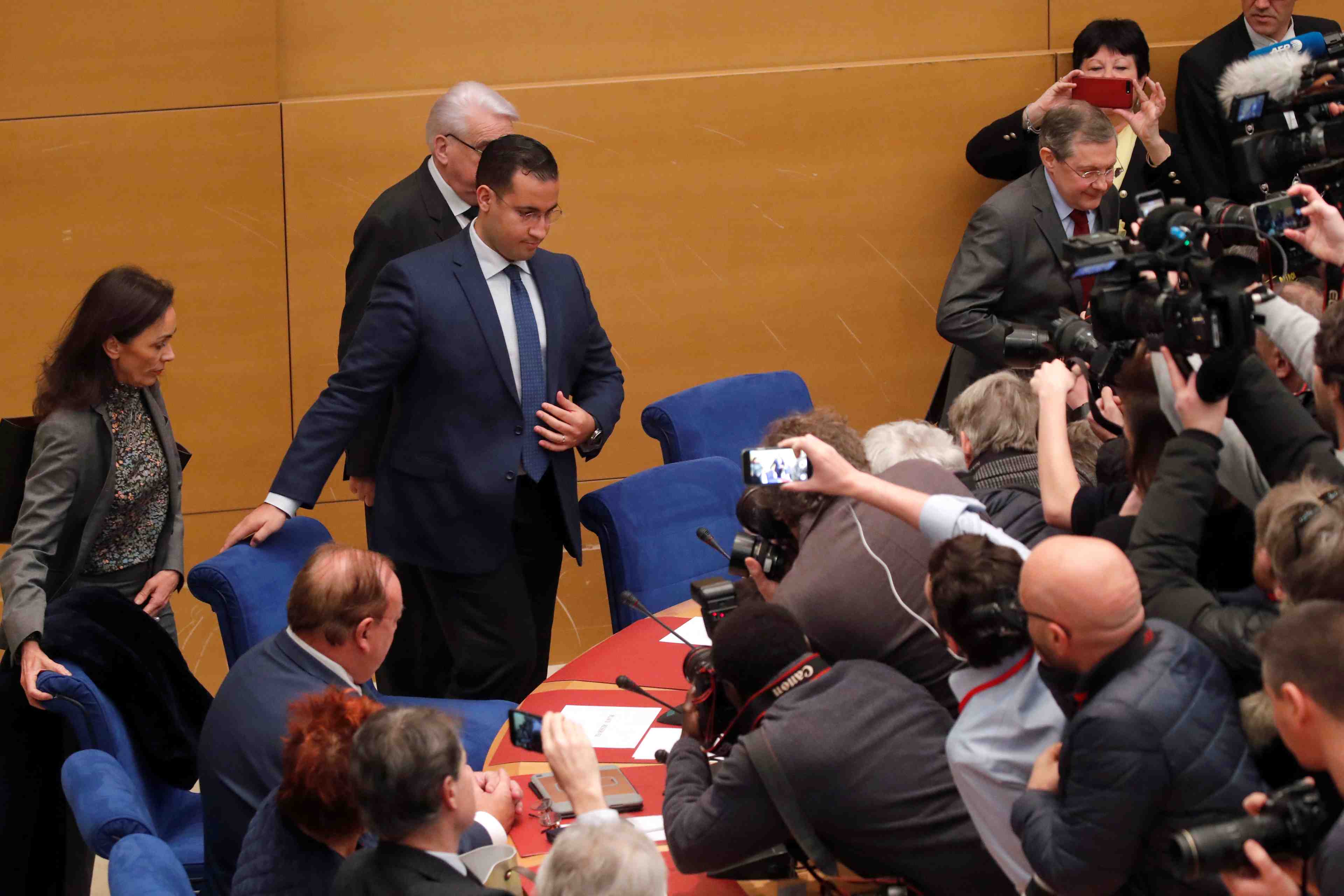 Peine symbolique pour le couple a l'origine de l'affaire benalla