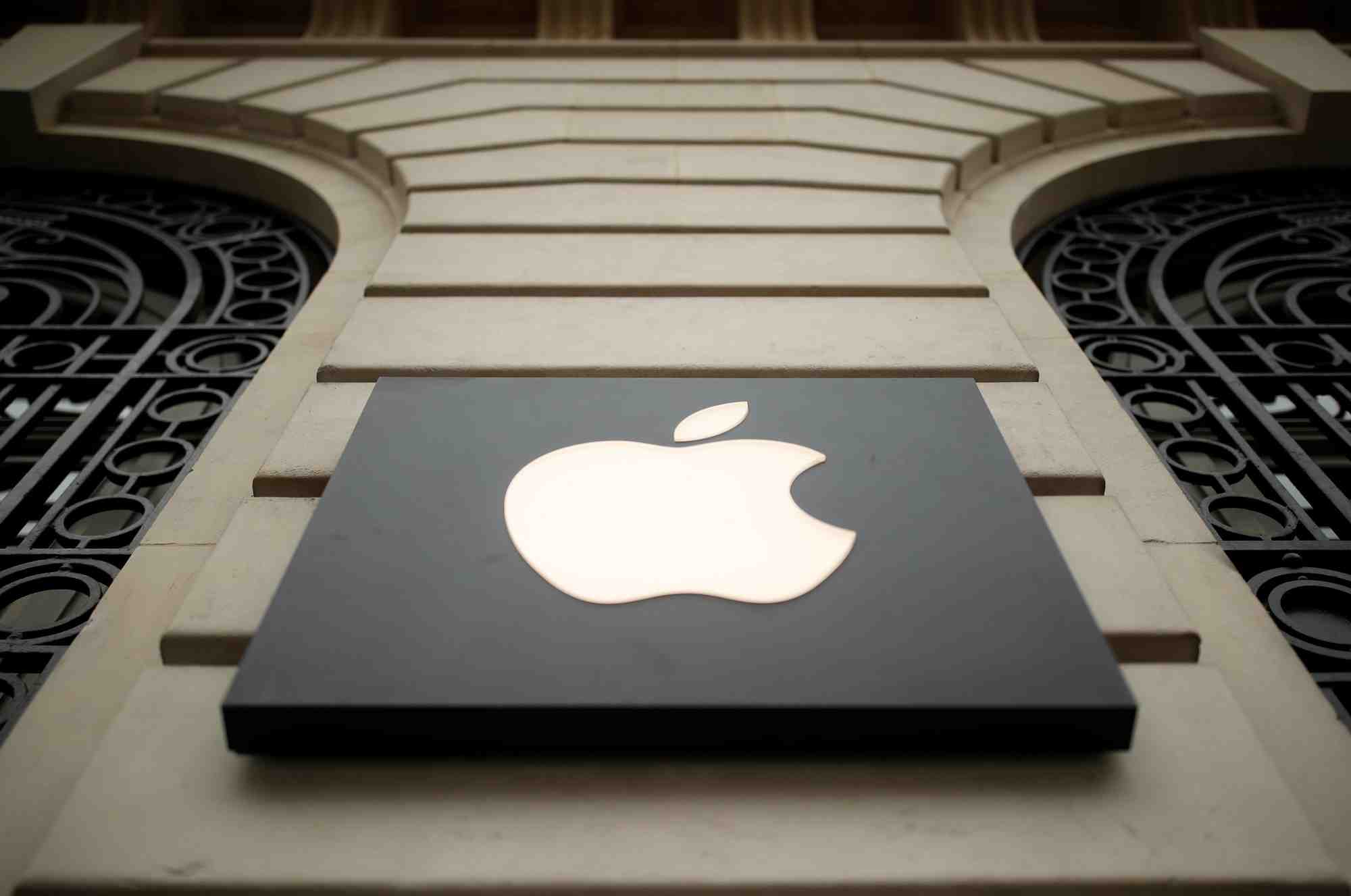 Apple proche d'un accord de rachat des puces pour modems d'intel, rapporte wsj