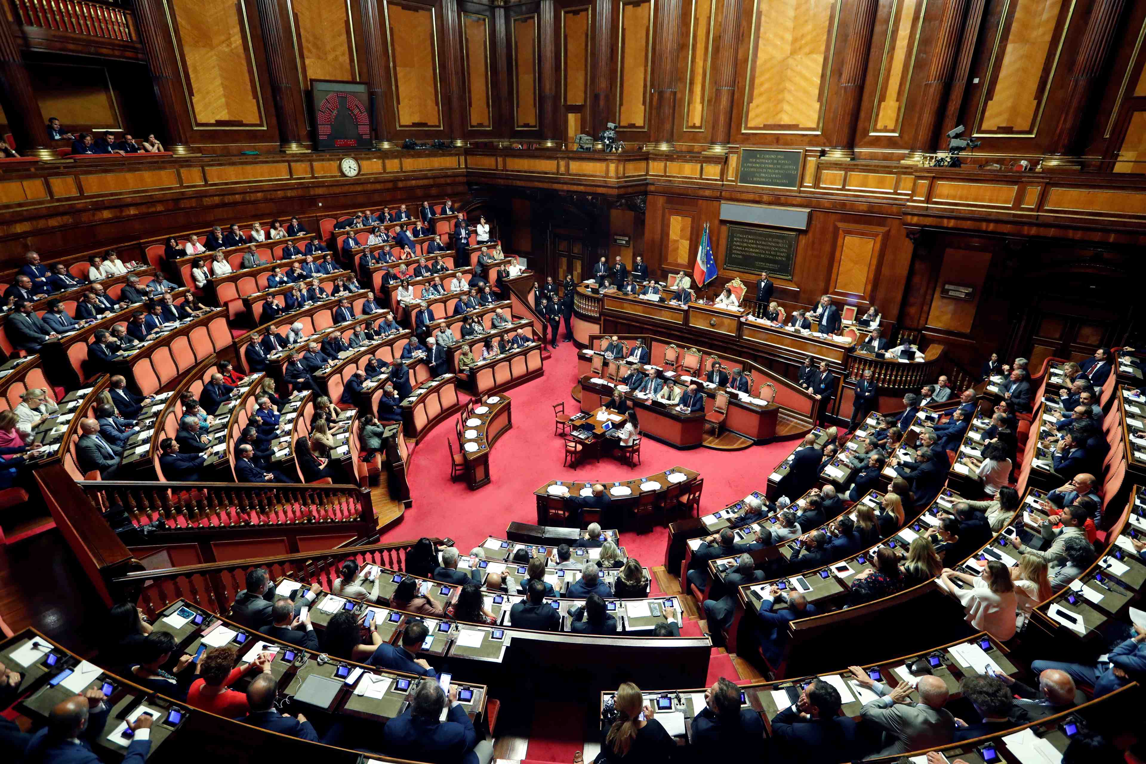 Italie: le debat sur la motion de defiance fixe au 20 aout