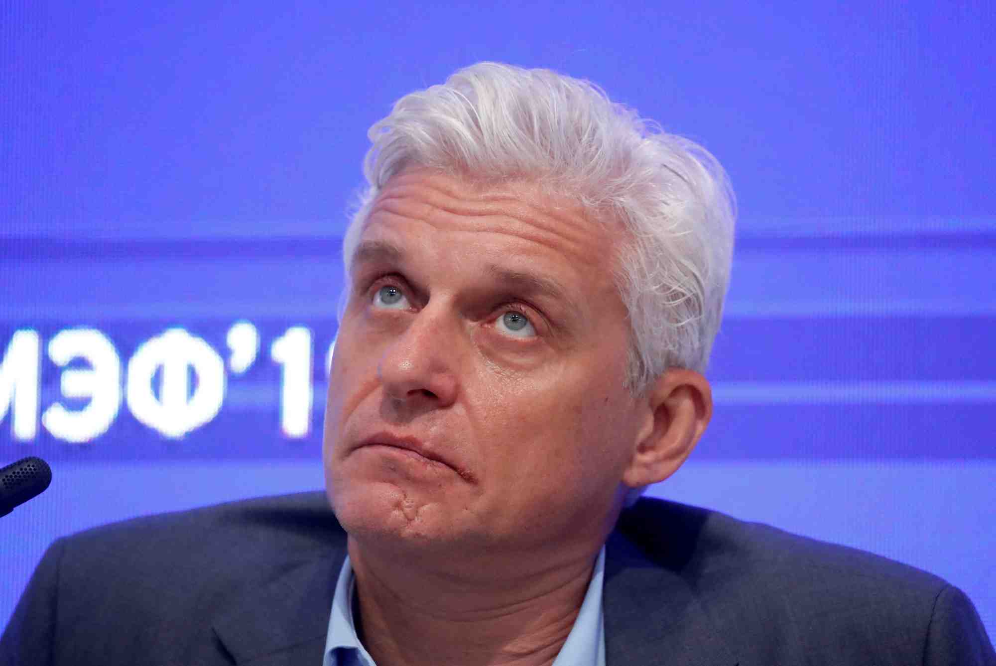 L'homme d'affaires russe oleg tinkov denonce la "folle guerre" d'ukraine