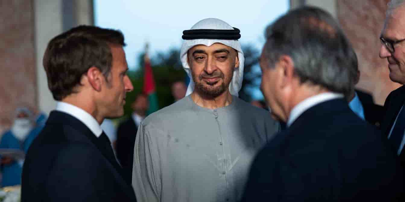 Le Président français Emmanuel Macron et le président des Émirats arabes unis, Mohammed ben Zayed Al Nahyane, lors d'un dîner d'État à Versailles, le 18 juillet 2022.