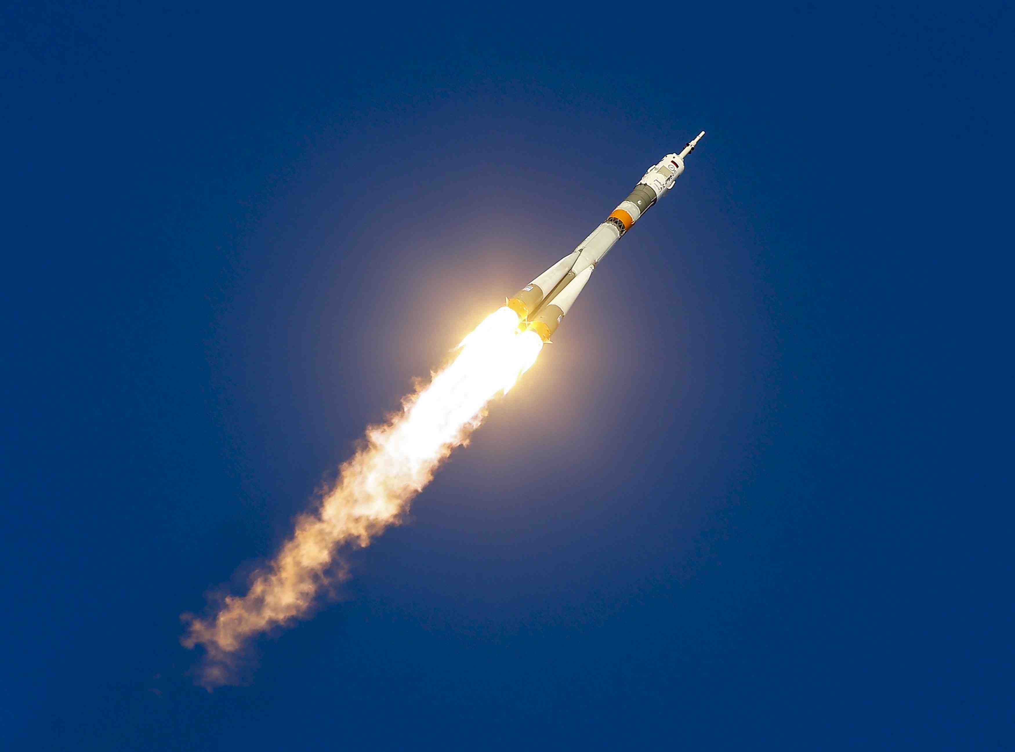 Une fusee soyouz en route pour l'iss
