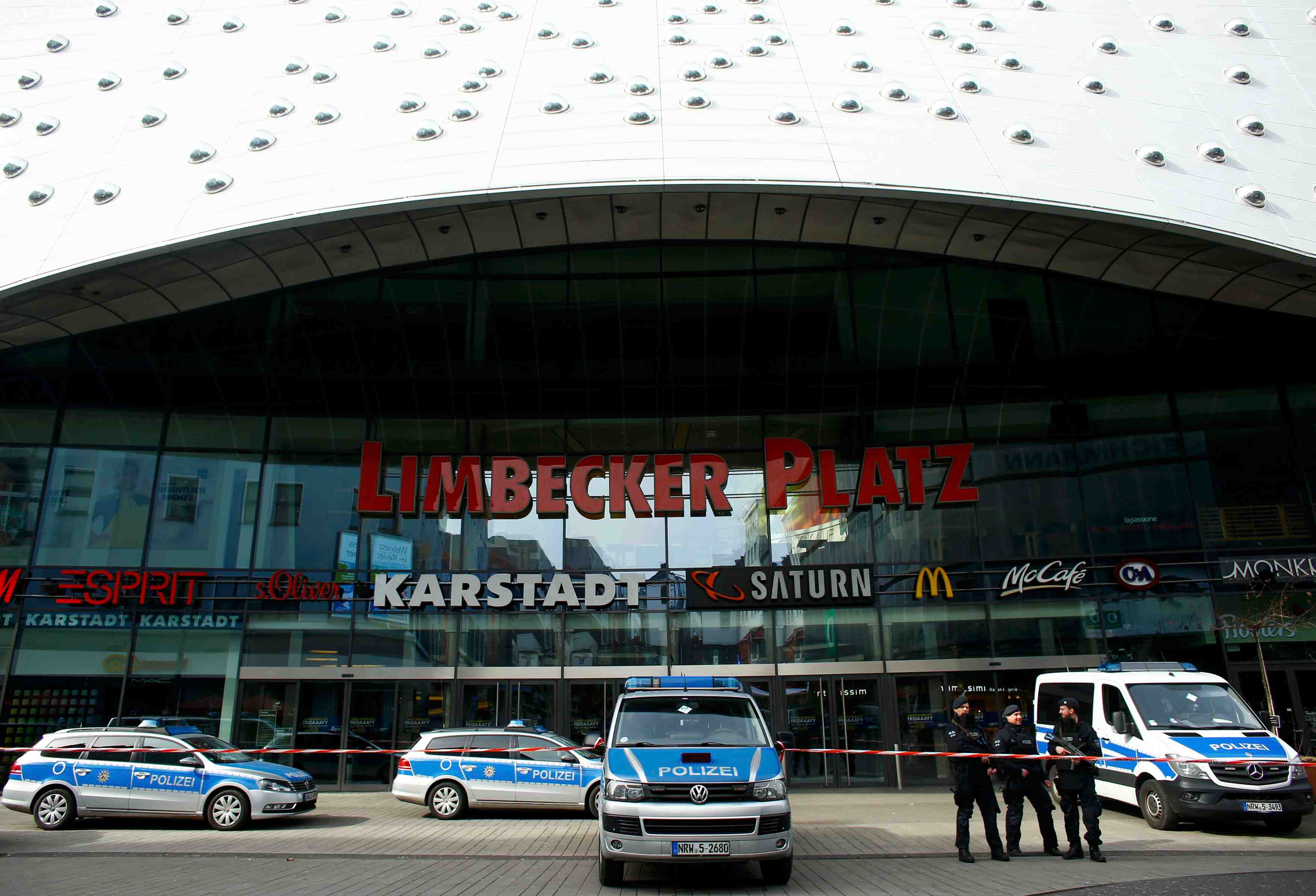Un centre commercial evacue en allemagne pour risque d'attentat