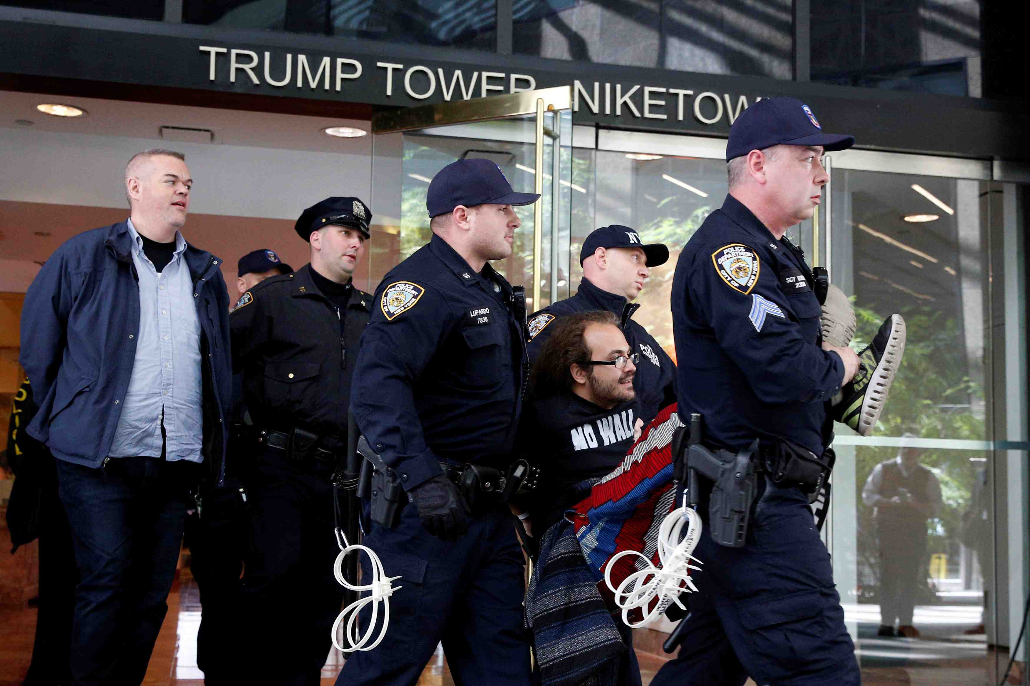 Manifestants arretes a la trump tower