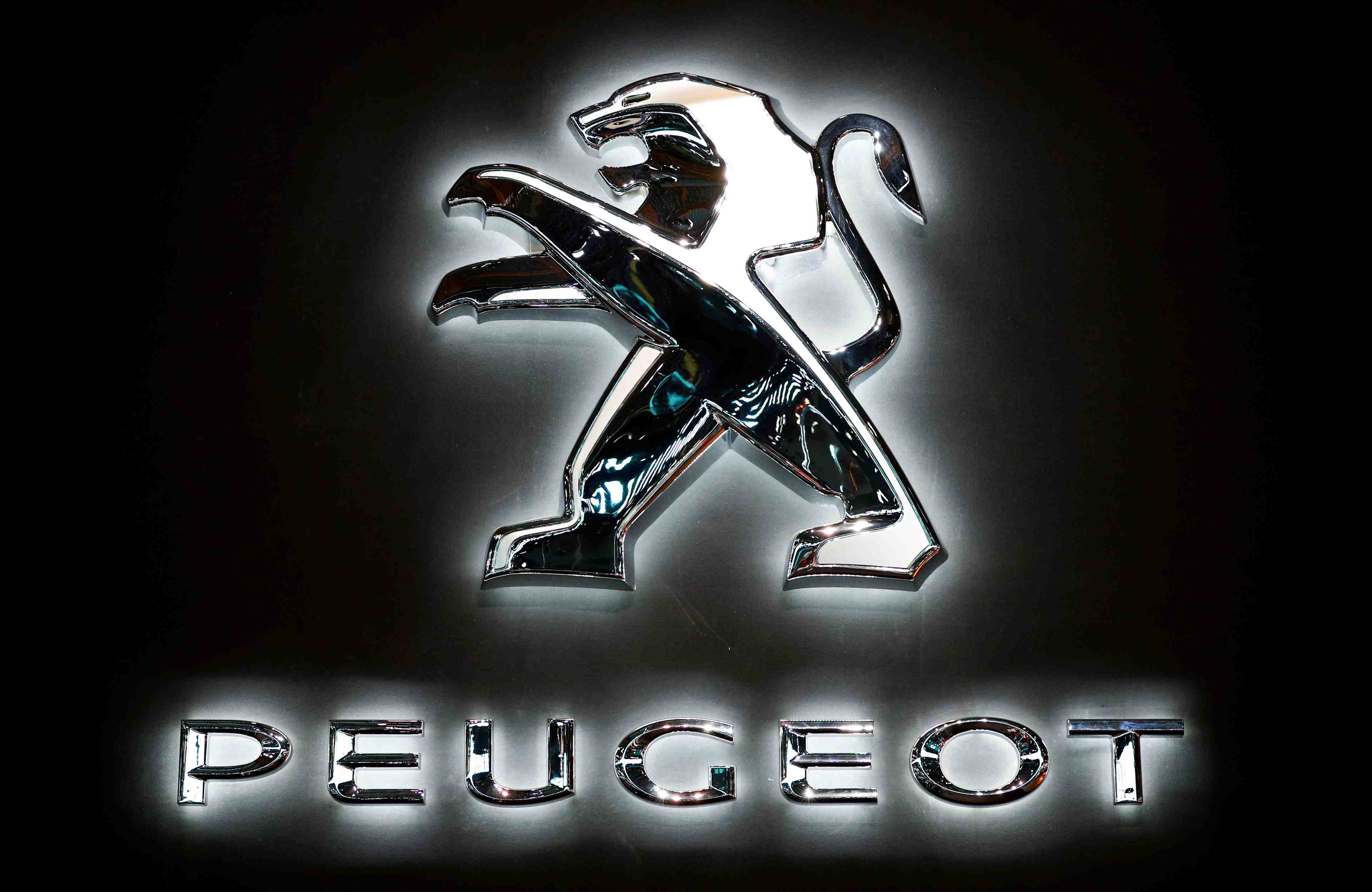 Peugeot leve le voile sur une "hypercar" de 680 chevaux
