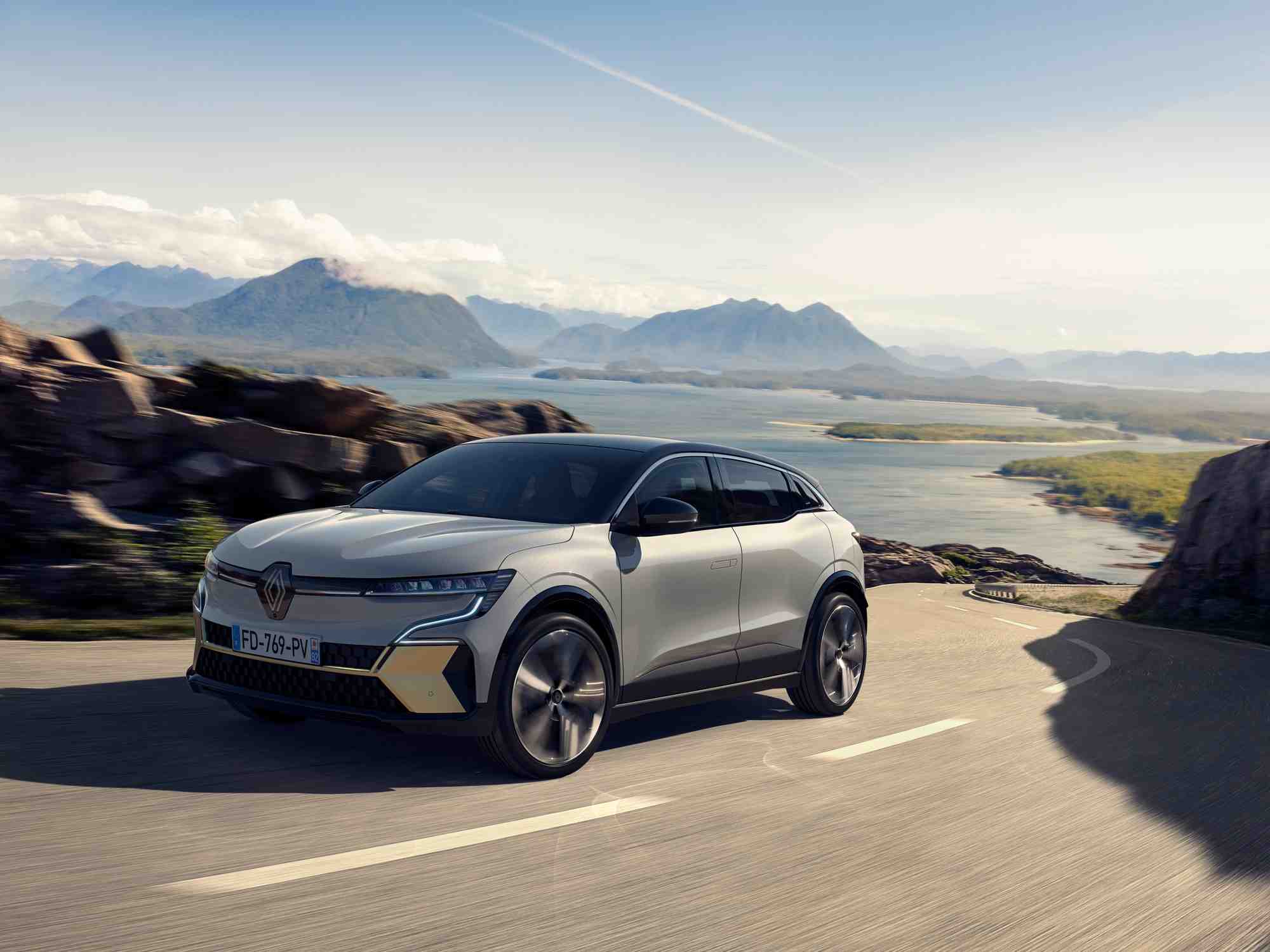 Renault a baissé de 4.000 euros sa Megane électrique au mois de janvier. Elle est désormais affichée à 34.000 euros hors bonus écologique.