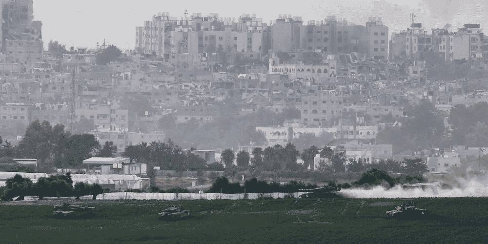 Des tanks israéliens manoeuvrent dans la bande de Gaza.