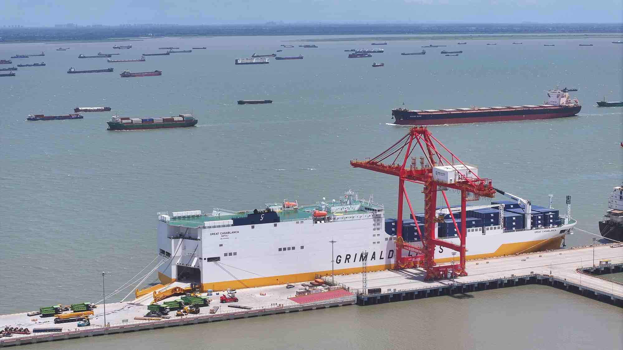 La Chine a connu une forte hausse de ses exportations au premier semestre, par anticipation des droits de douane américains à venir.