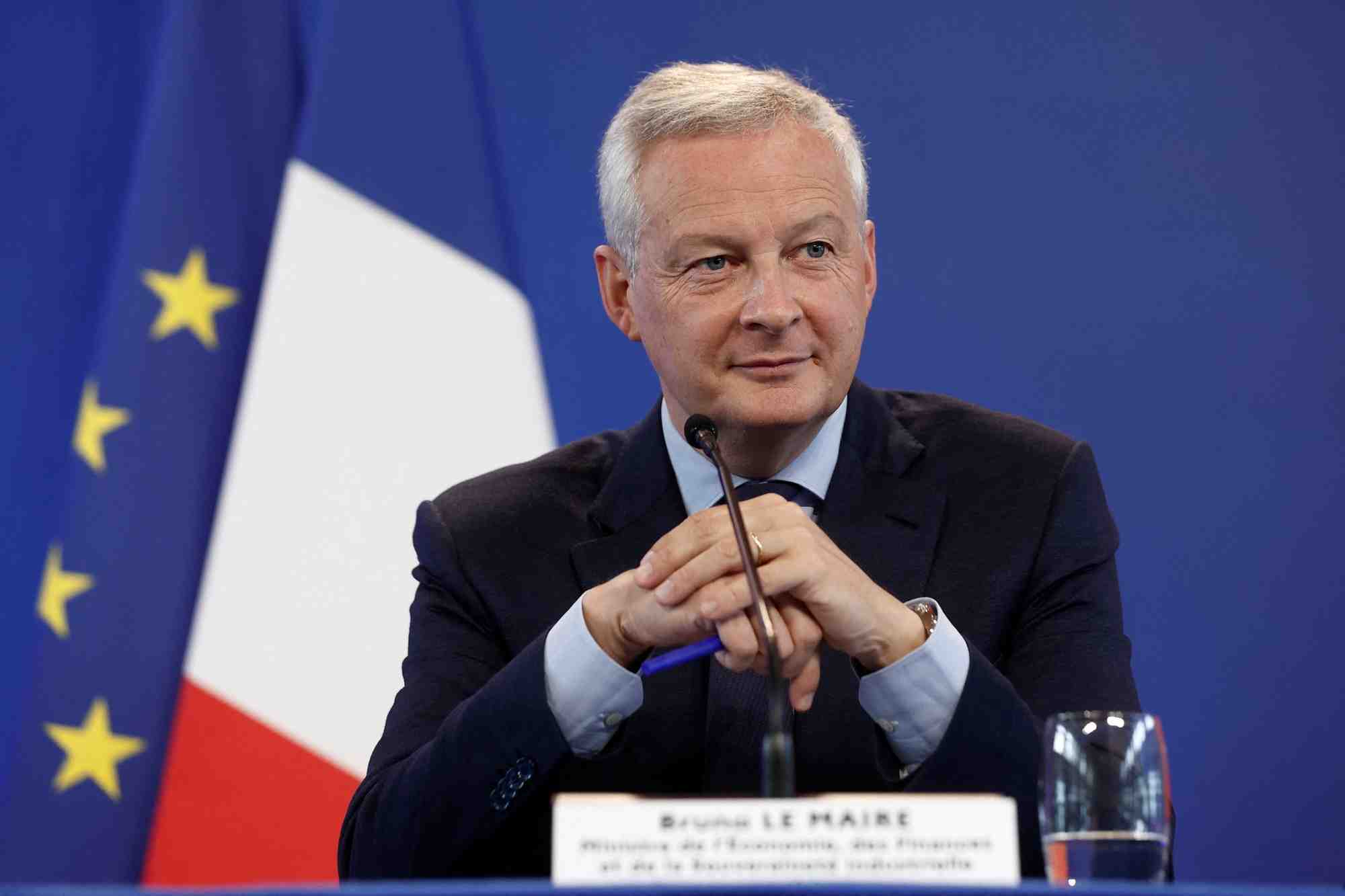Le ministre francais de l'economie, bruno le maire, lors d'une conference de presse