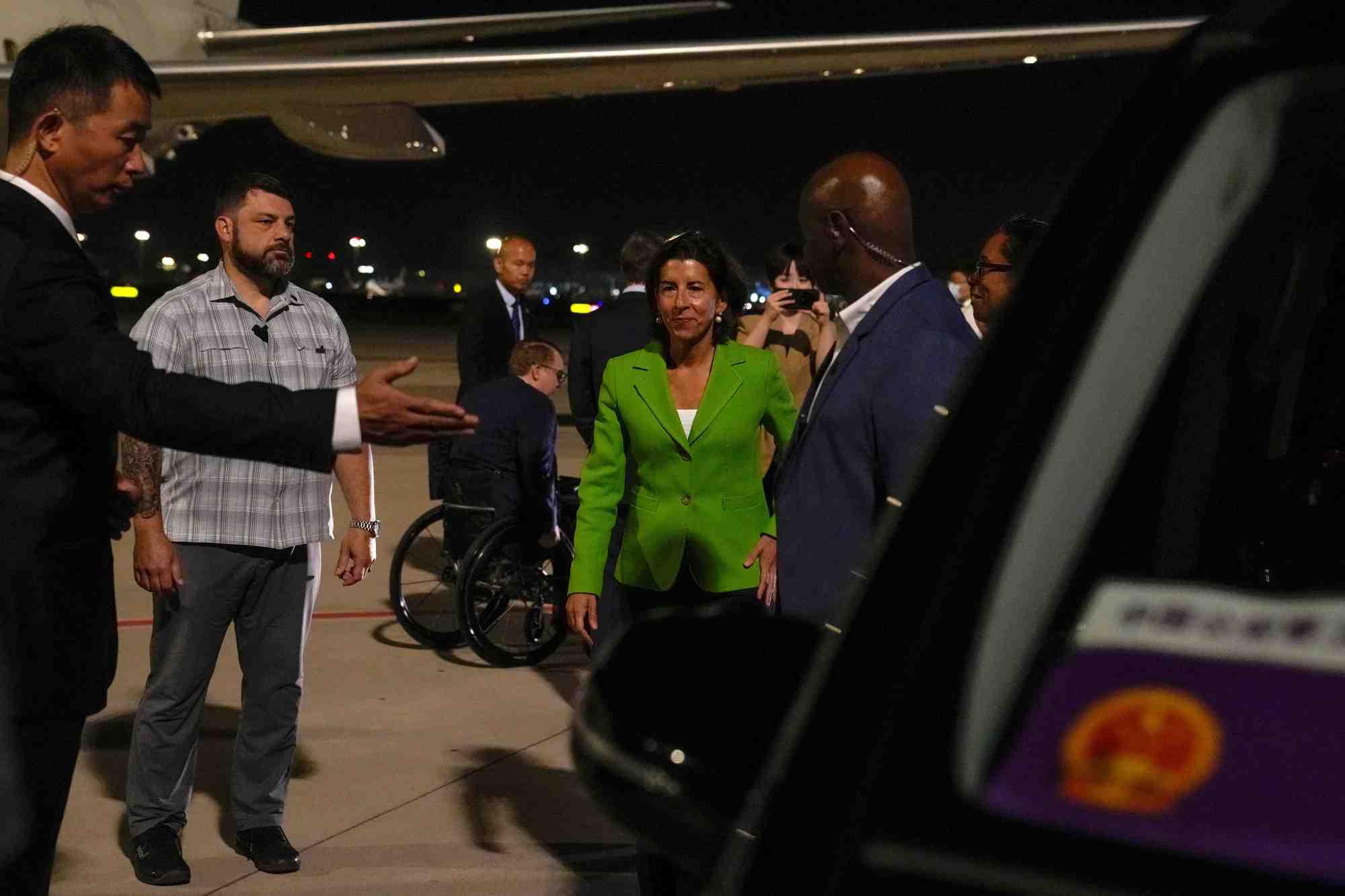 La secretaire americaine au commerce, gina raimondo, arrive a pekin