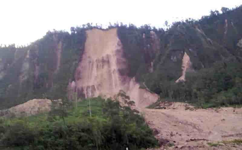 Seisme en papouasie: le bilan s'alourdit a 31 morts