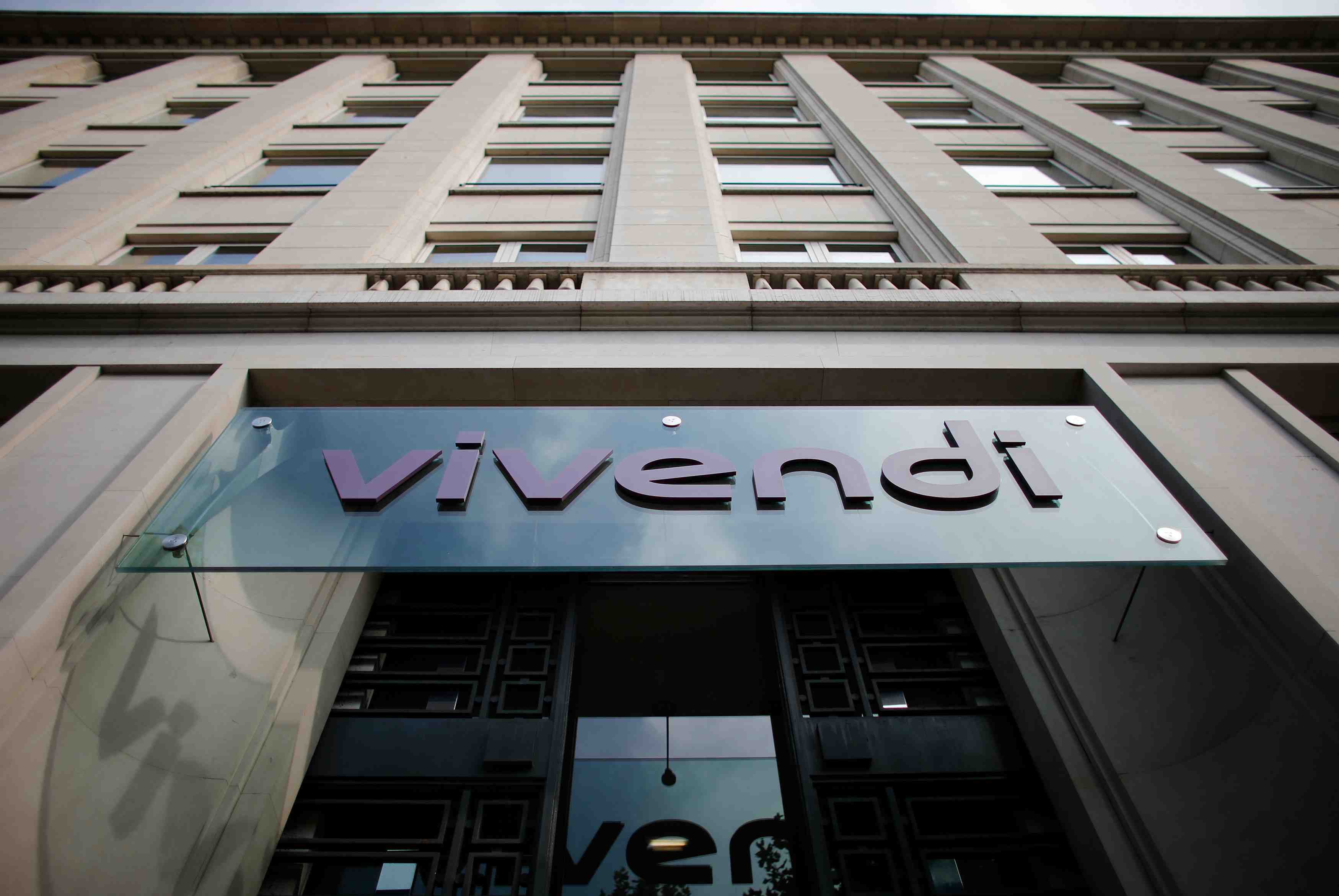 La justice italienne examinera le 21 janvier le recours de vivendi sur mediaset, selon une source