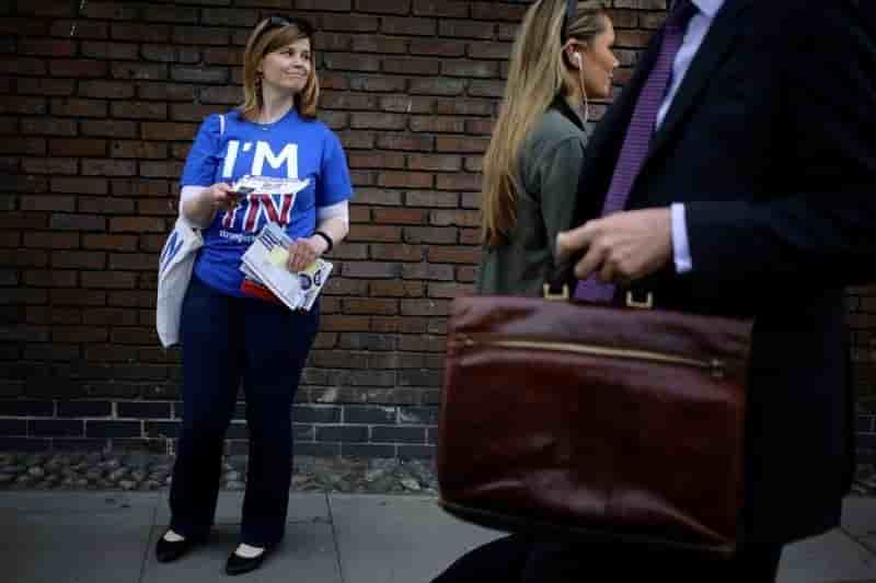 Le camp du "brexit" reduit l'ecart