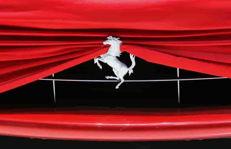 Ferrari revoit ses previsions en hausse