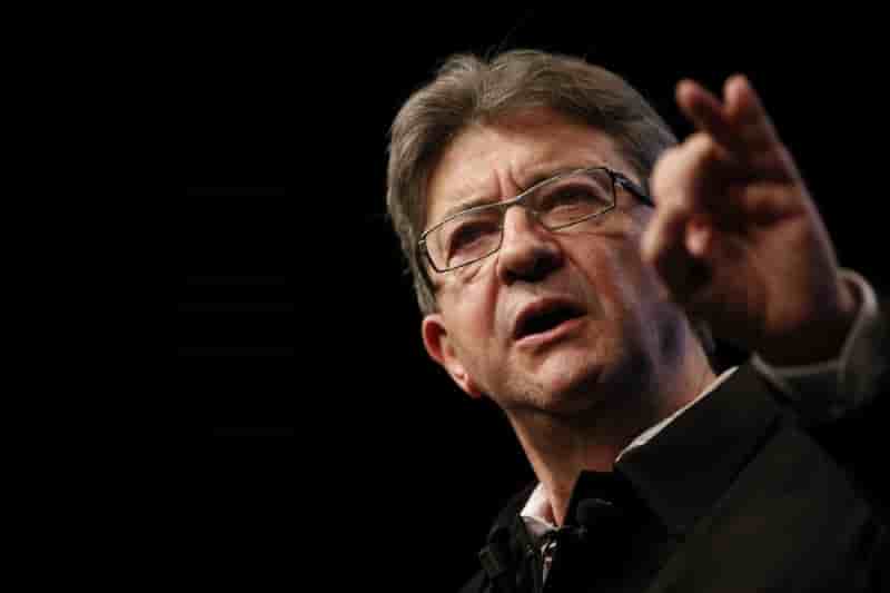 Melenchon n'exclut pas un desistement du candidat ps
