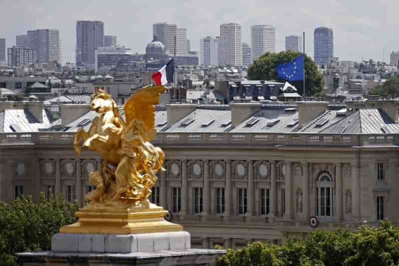 Paris preoccupe par les arrestations de manifestants en russie