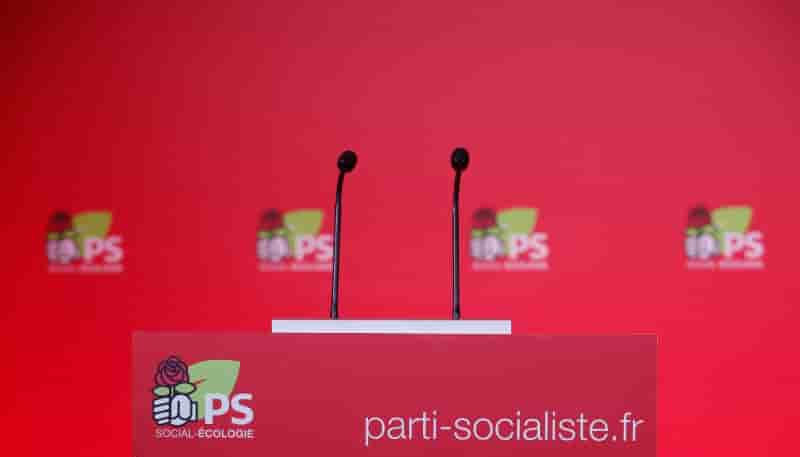 Les quatre candidats a la tete du ps marquent leurs differences
