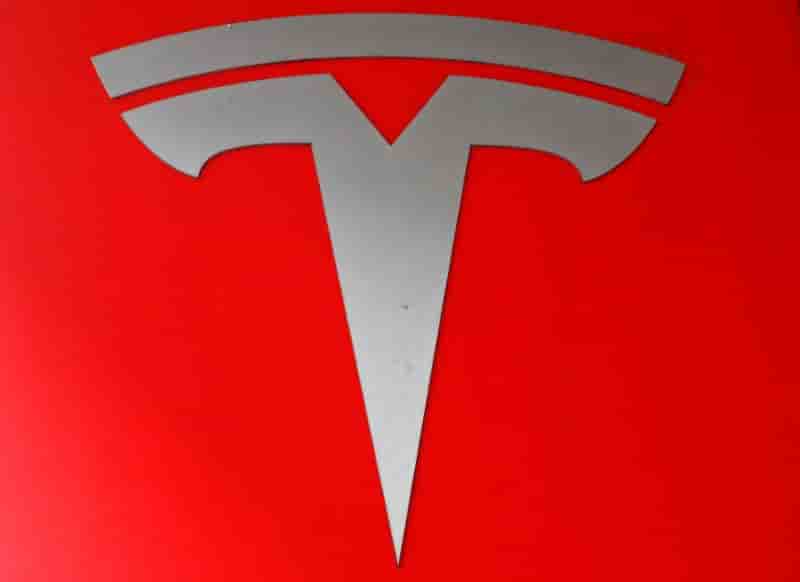 Tesla transige apres une plainte collective contre autopilot