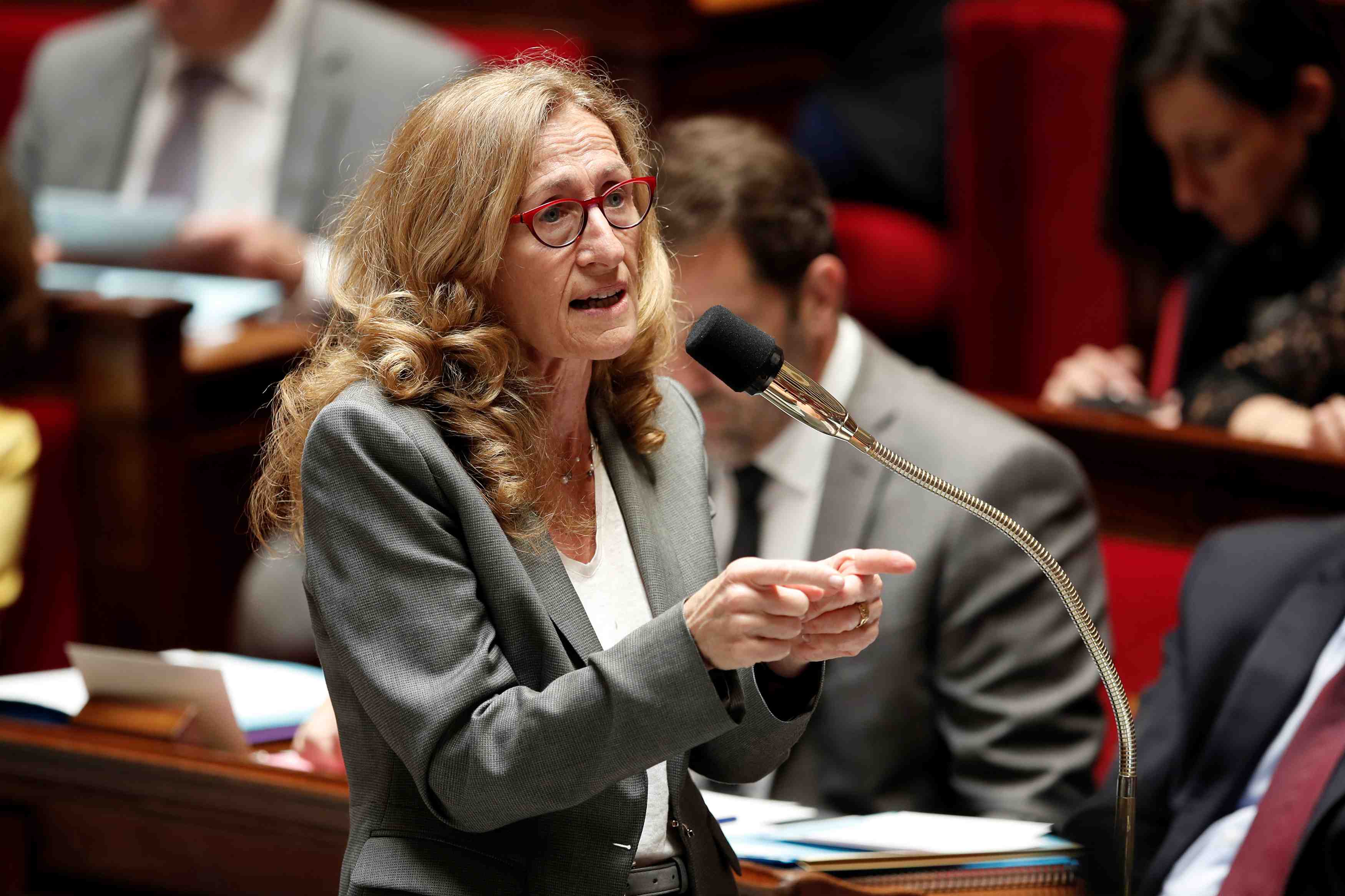 Belloubet evoque "l'hypothese" d'un tribunal specifique