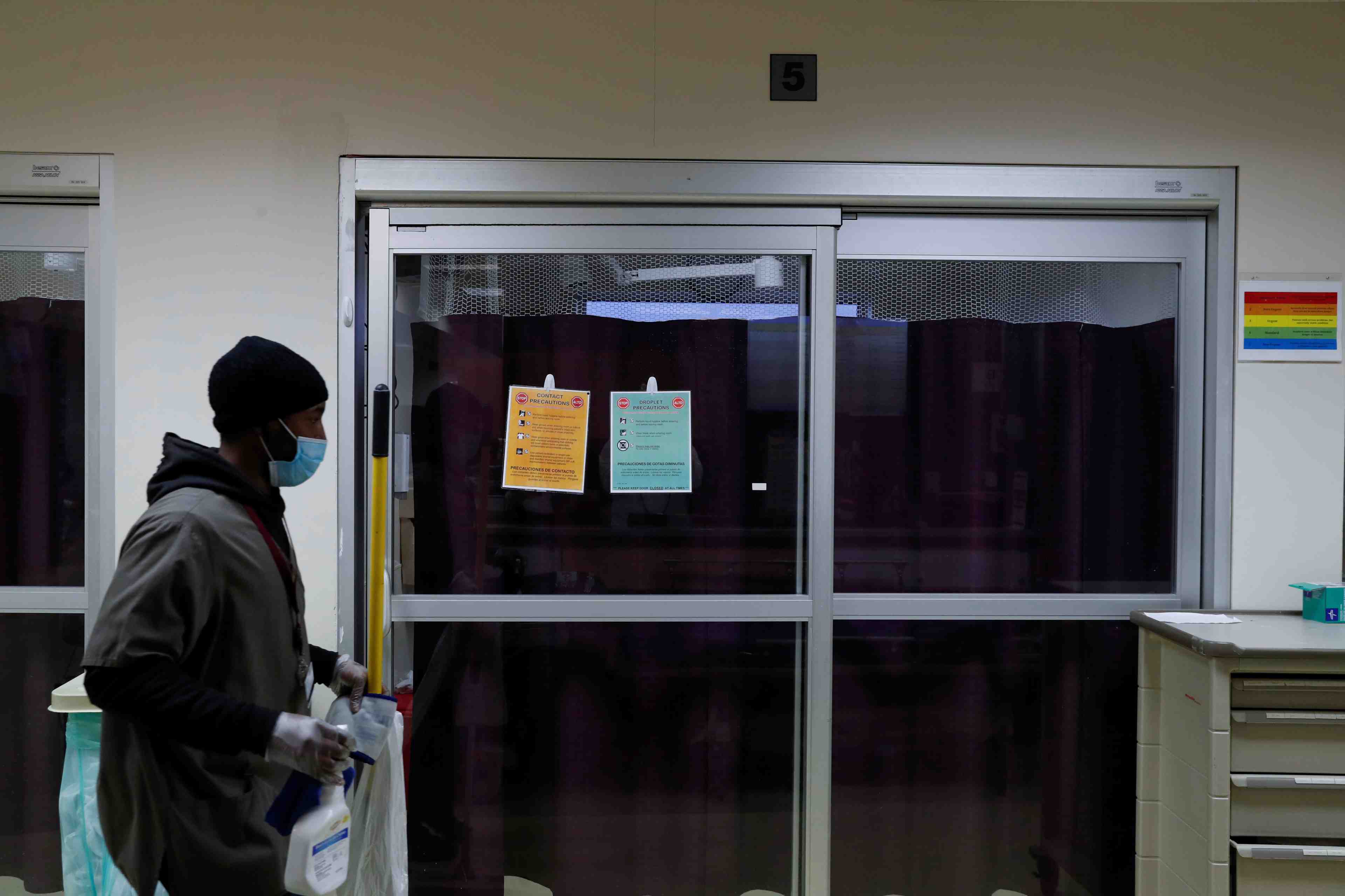 Coronavirus: le bilan total des deces aux etats-unis atteint 272.525