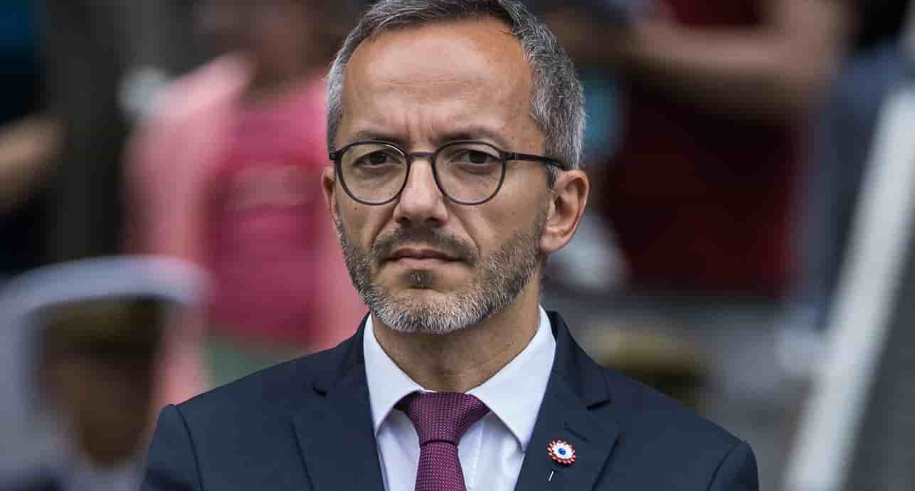 Président du conseil départemental de Haute-Garonne, Sébastien Vincini défend aux côtés d'autres élus de gauche la décision de l'État d'augmenter le RSA.