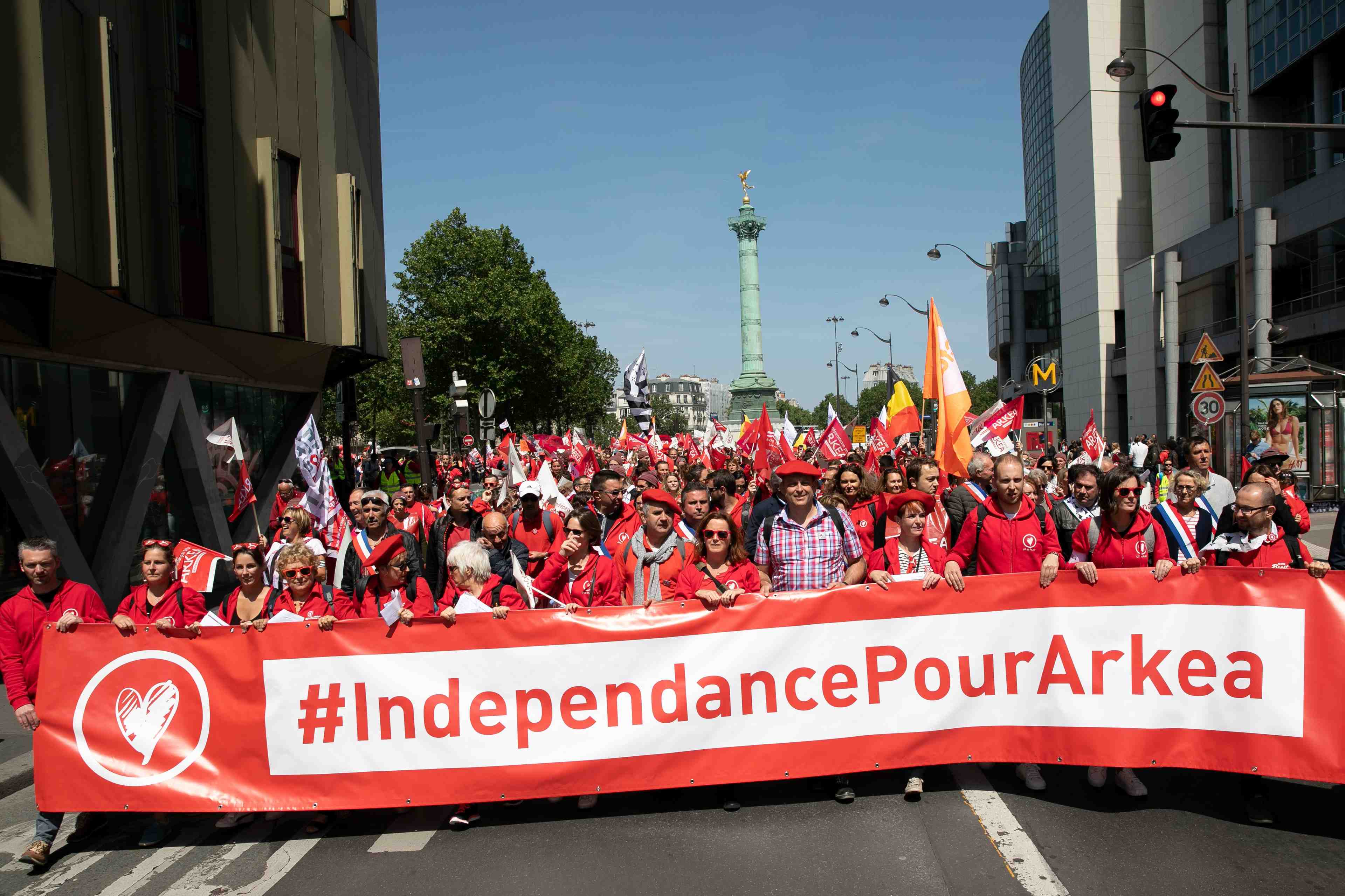 Manifestation pour l'indépendance Crédit Mutuel Arkéa