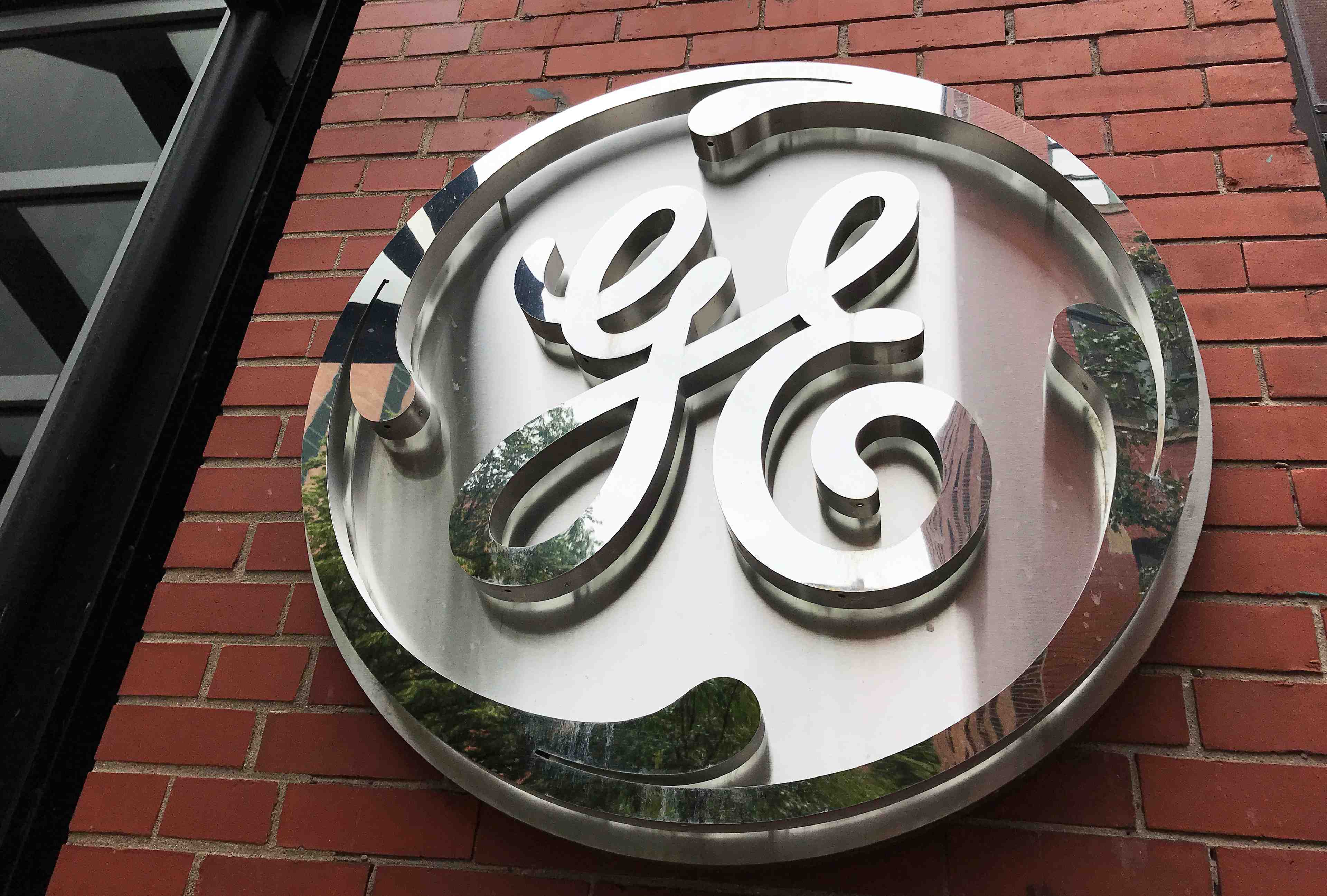 Ge en perte au 2e trimestre, mais limite sa consommation de tresorerie