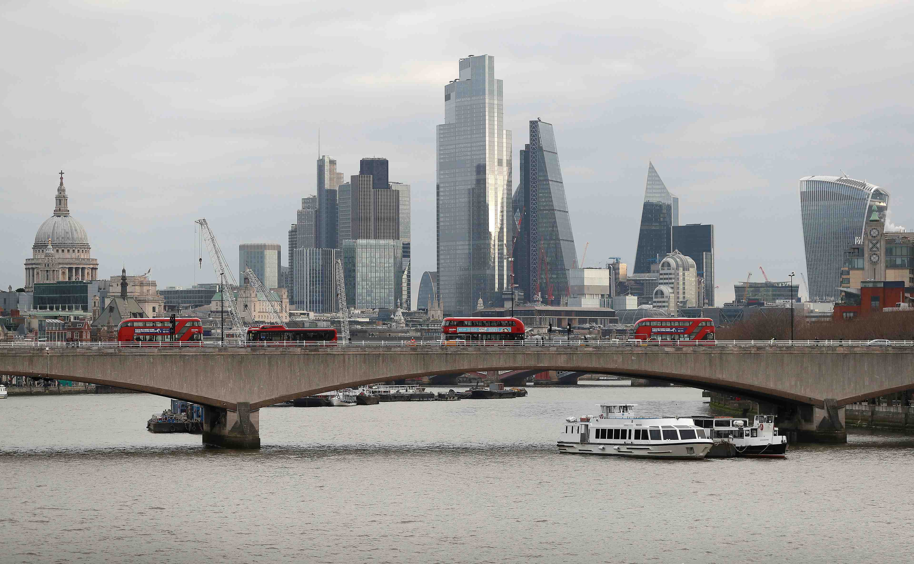 L'esma demande aux banques de traiter les derives dans l'ue apres le brexit