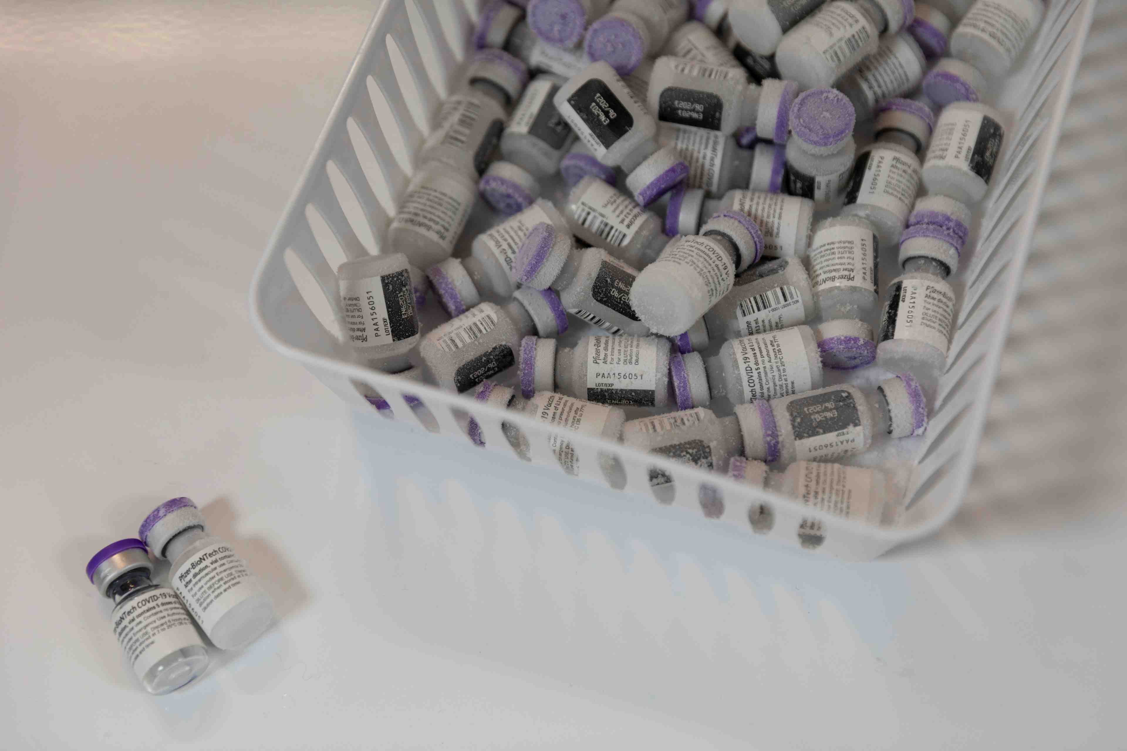 Le japon autorise l'utilisation du vaccin pfizer