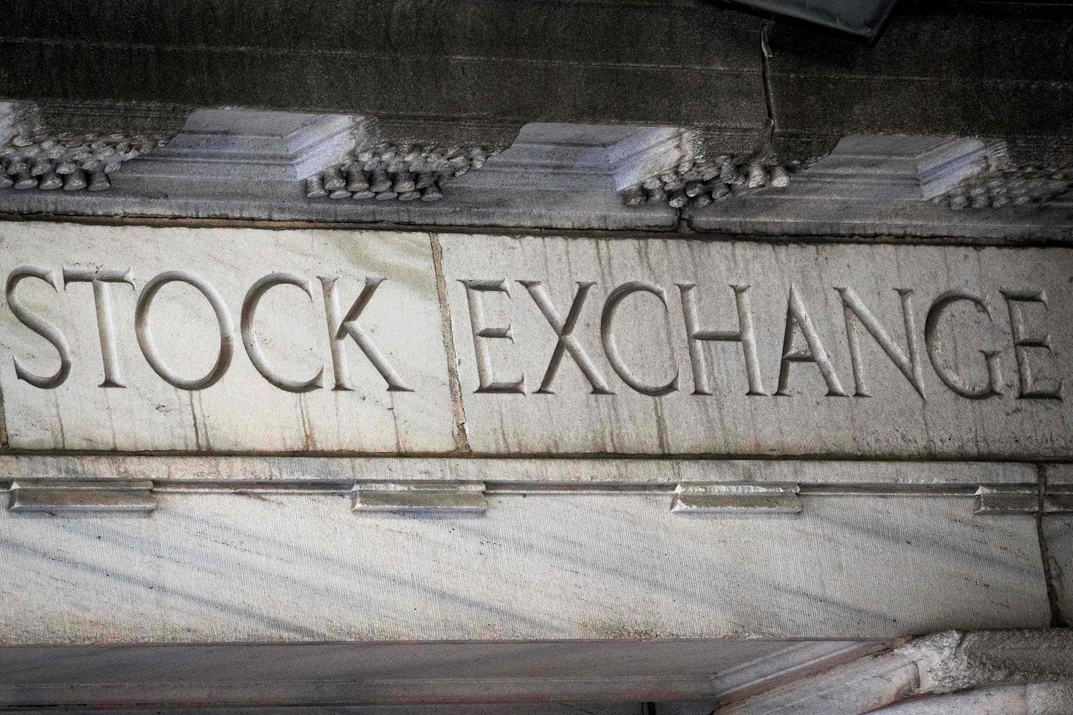 Wall street ouvre en ordre disperse