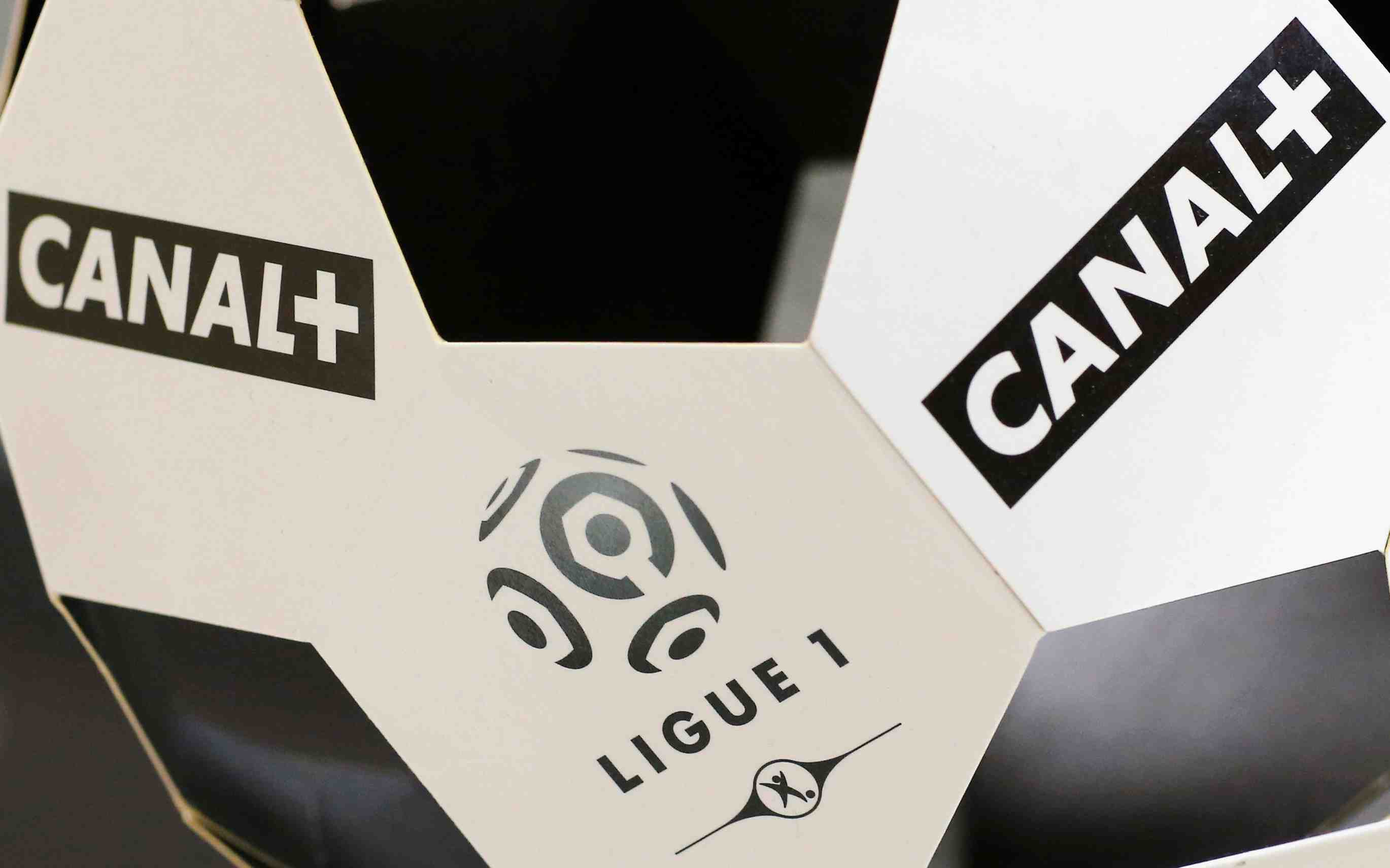 Droits du foot: canal+ doit honorer son contrat de sous-licence