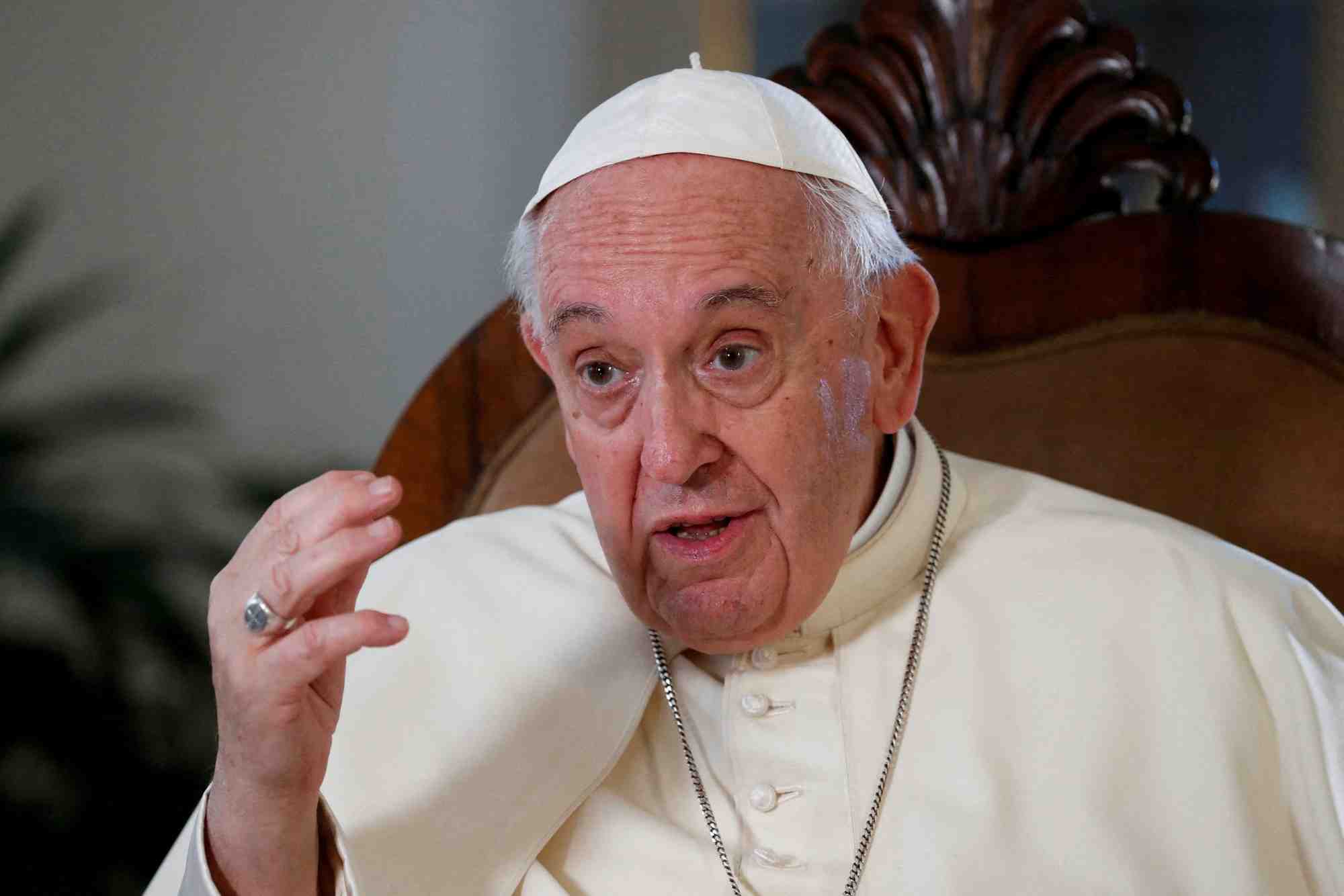 Vatican: le pape nomme pour la premiere fois des femmes au comite consultatif des eveques