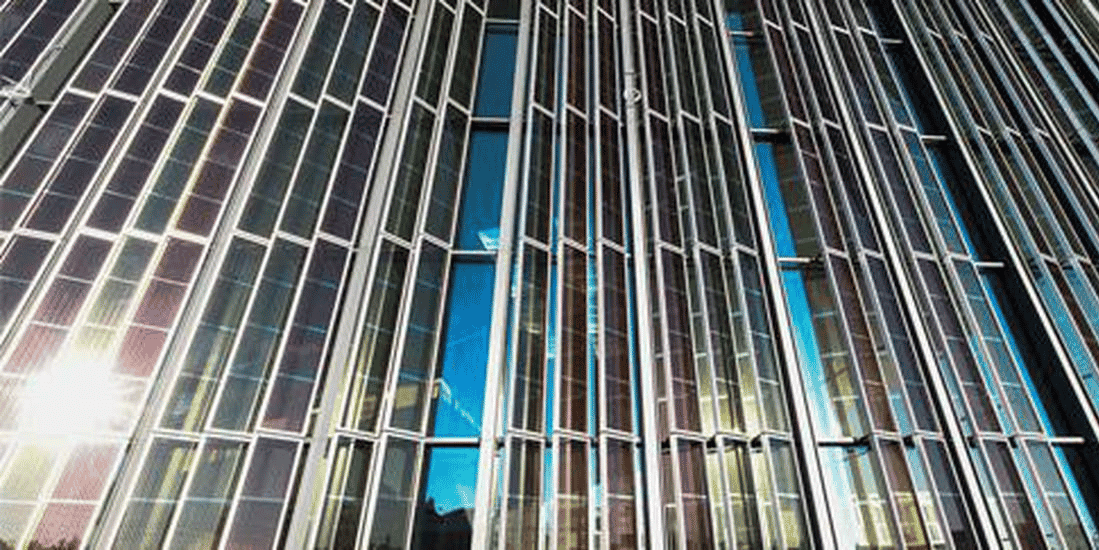 Les cellules Grätzel, du nom de leur inventeur, ornent les façades de l'École Polytechnique Fédérale de Lausanne en Suisse.