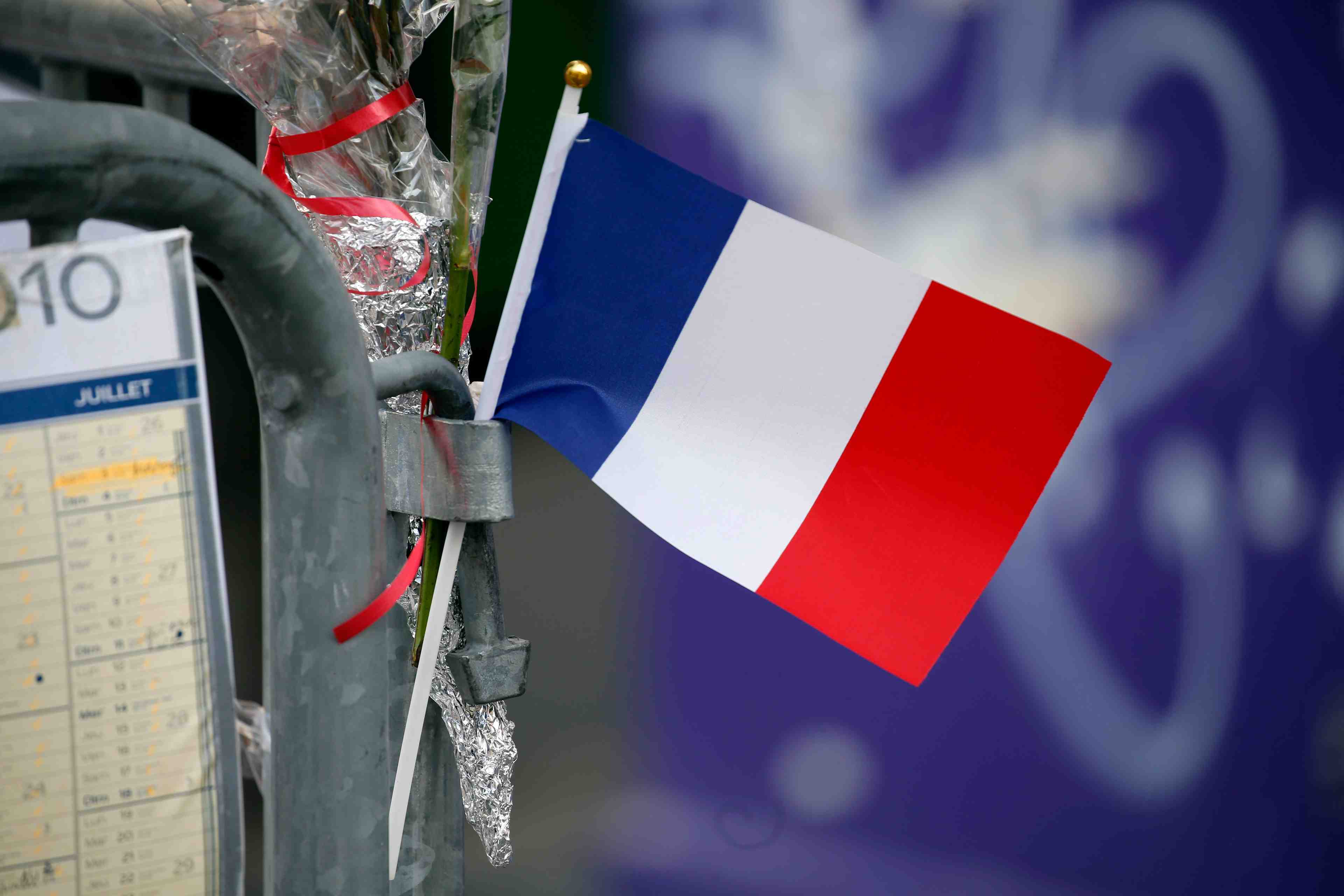 Le senat veut reintroduire la decheance de nationalite