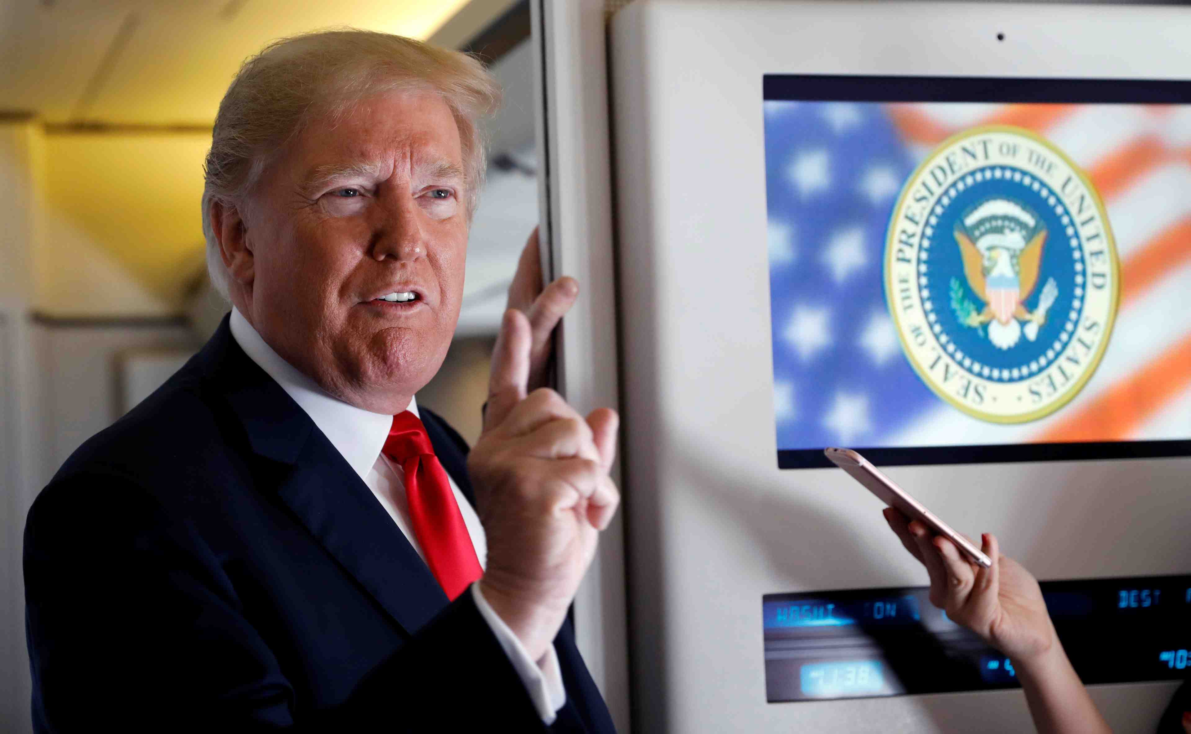 Enquete russe: trump pret a repondre "a certaines conditions"