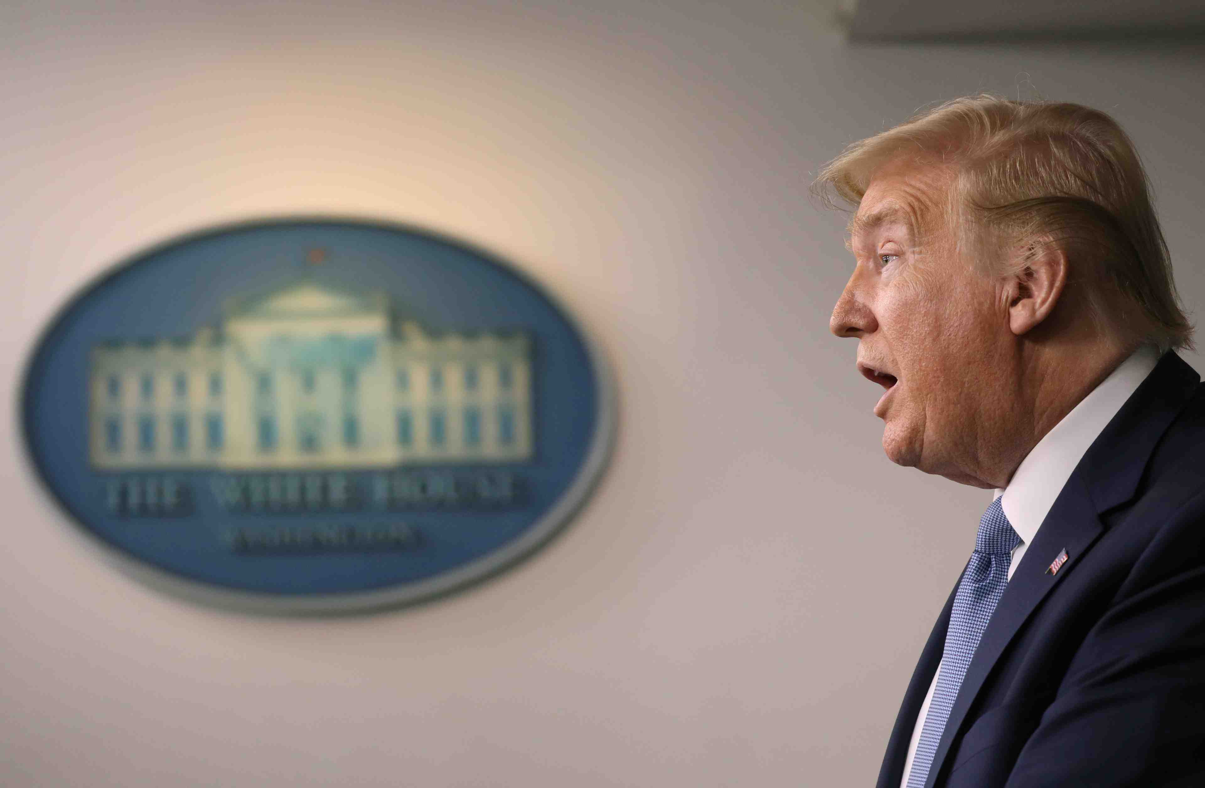Coronavirus: trump evoque une aide directe aux americains et un soutien a boeing