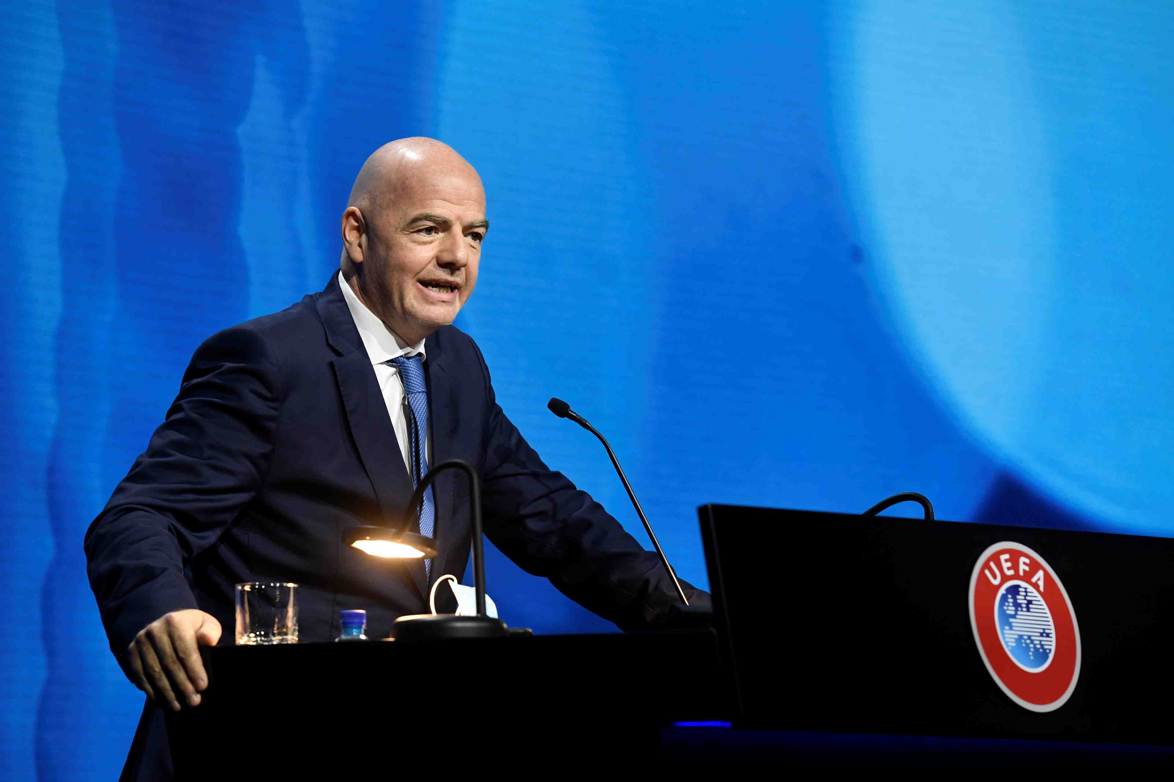 Le patron de la fifa adresse une mise en garde aux adherents de la super ligue
