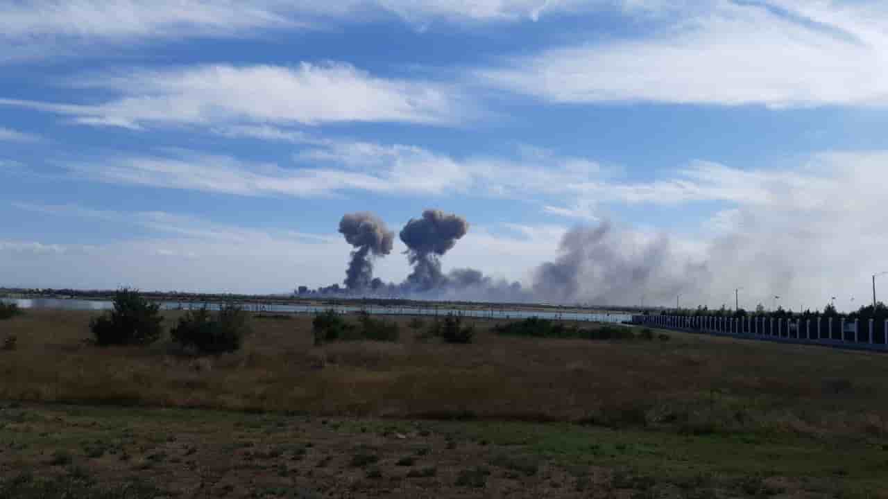 De fortes explosions entendues en crimee pres d'une base militaire russe