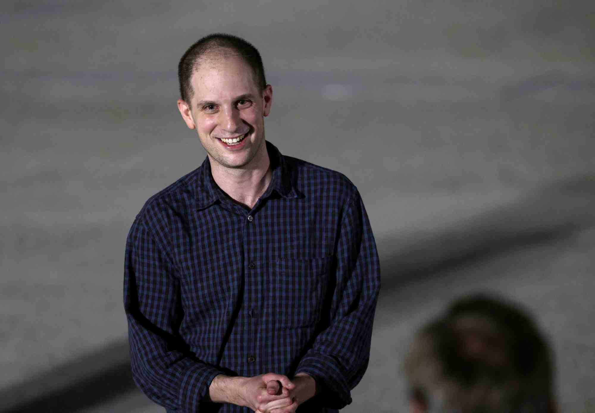 Evan gershkovich sourit apres son retour aux etats-unis