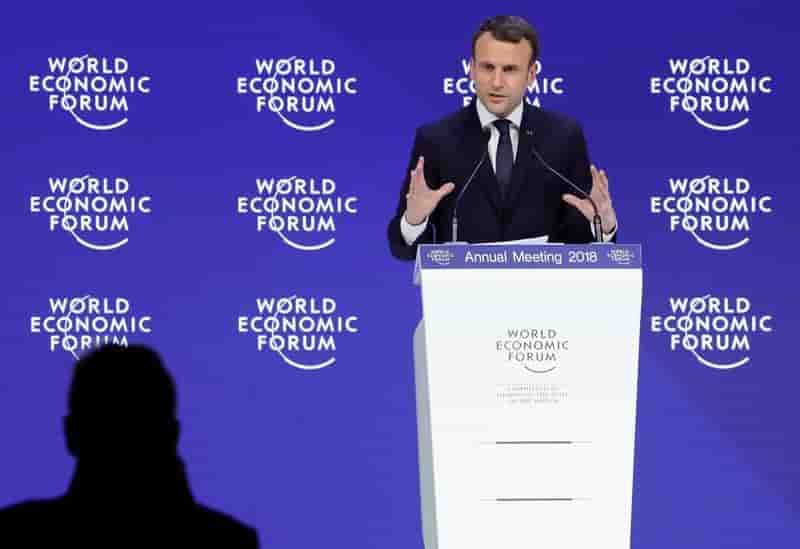 A davos, macron fait la promotion d'une france en mouvement