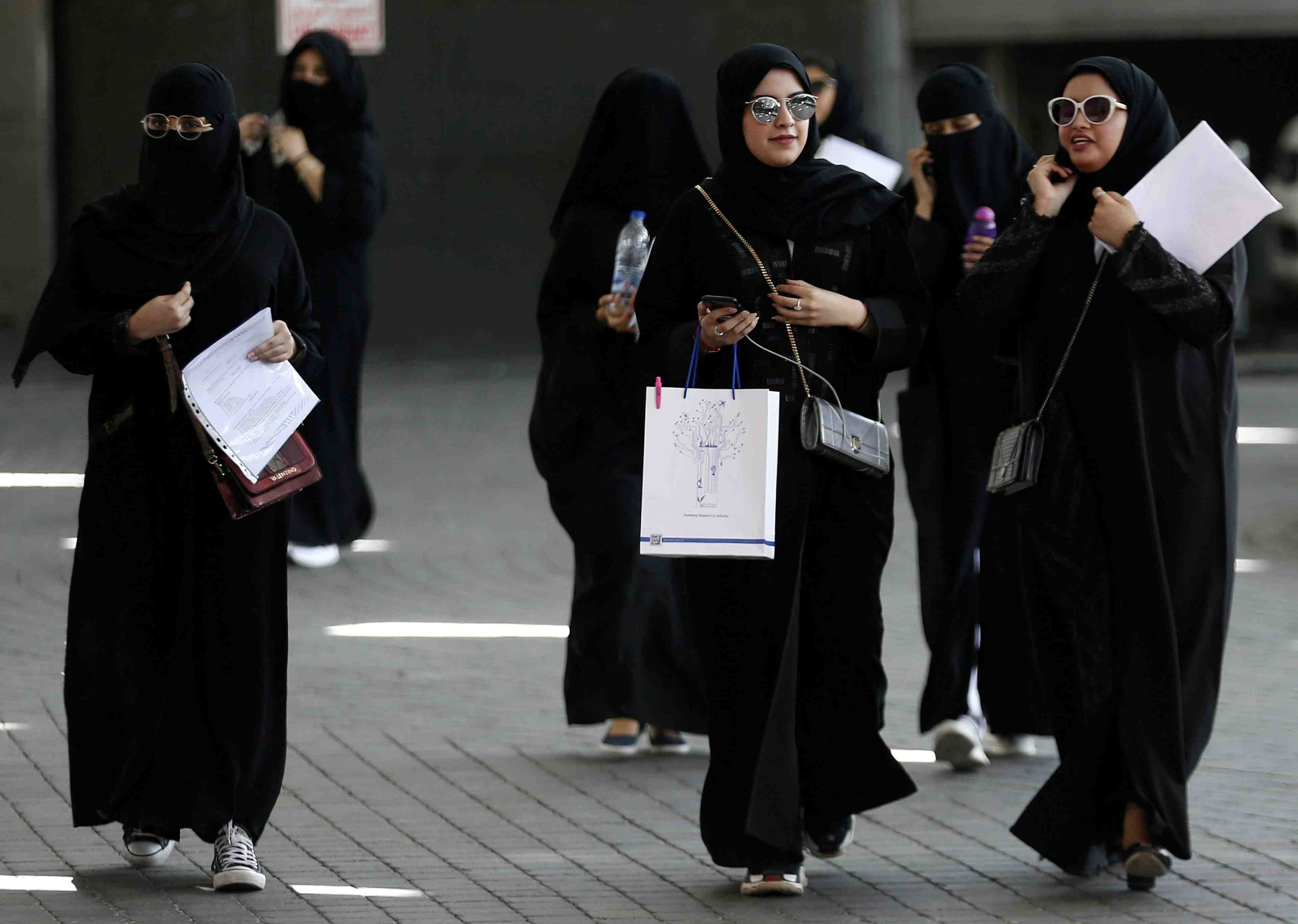 L'arabie saoudite leve les restrictions de voyage imposees aux femmes