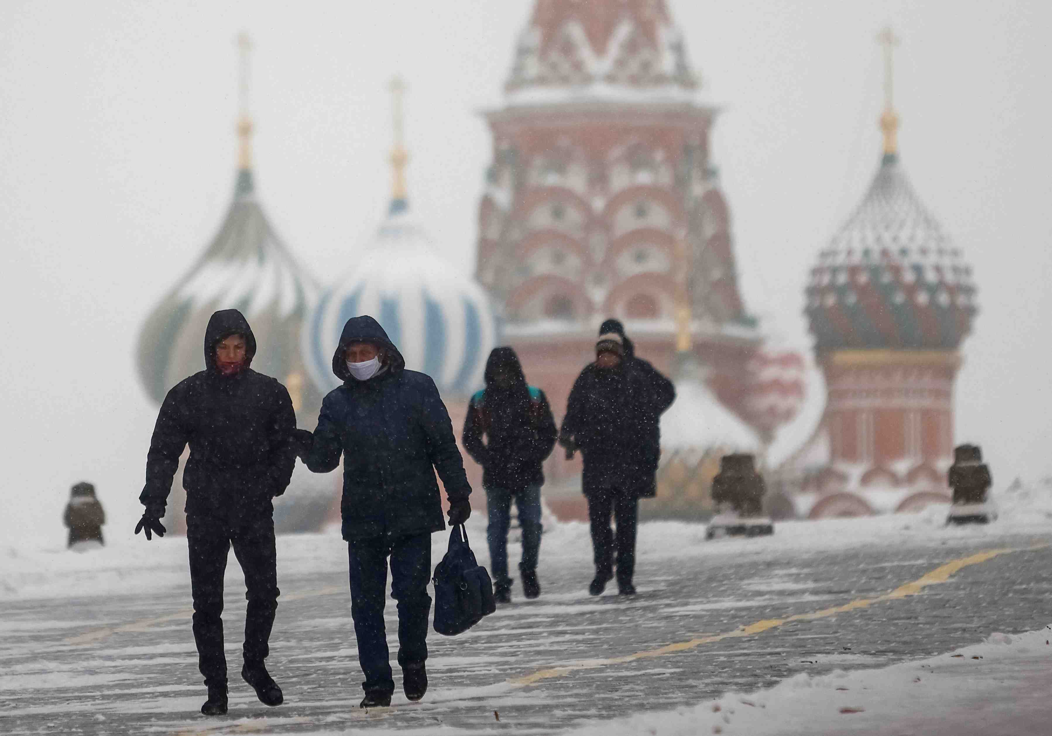 La russie arrete 19 suspects projetant des attaques islamistes, selon l'agence tass