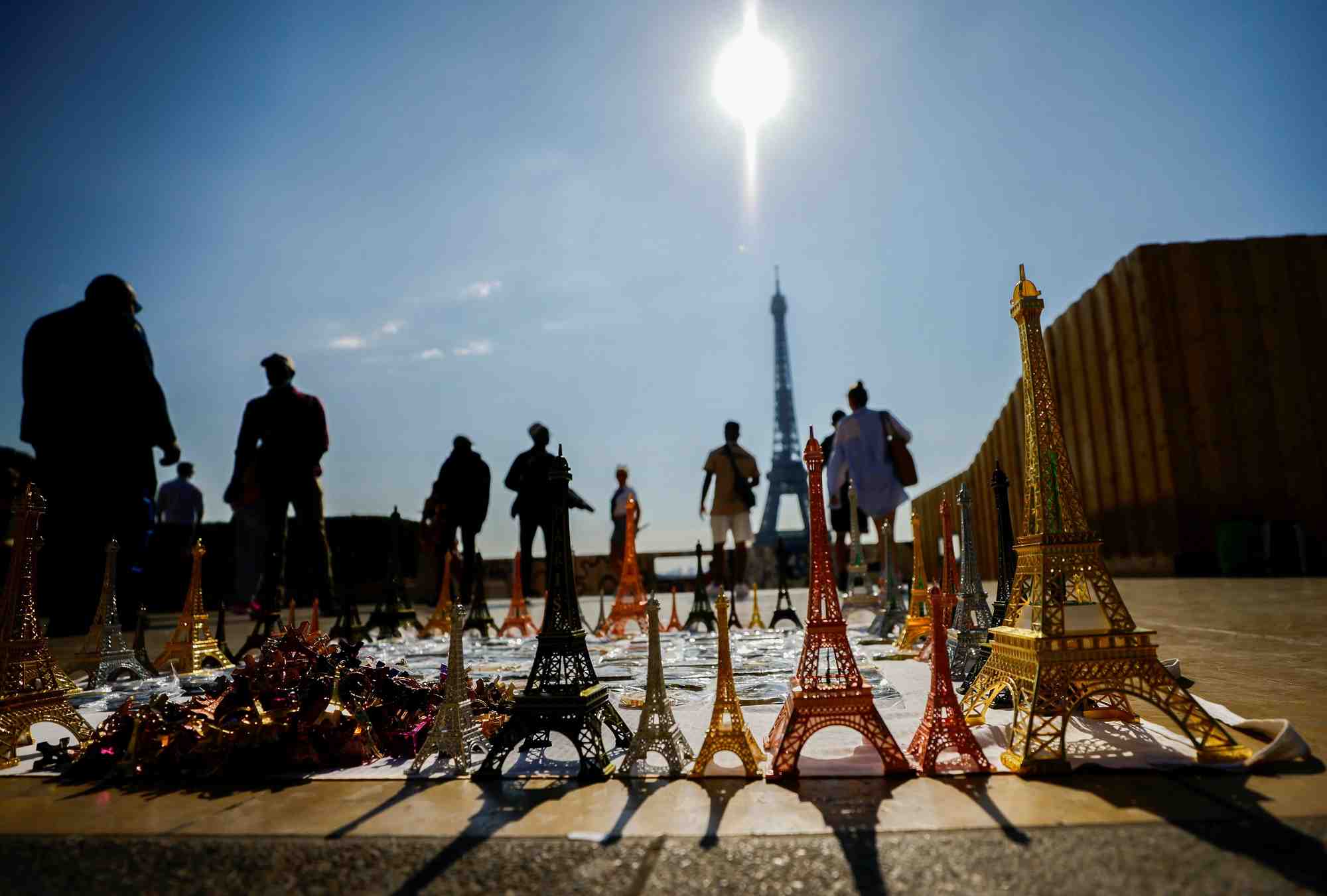 Les touristes reviennent a paris apres deux annees de pandemie