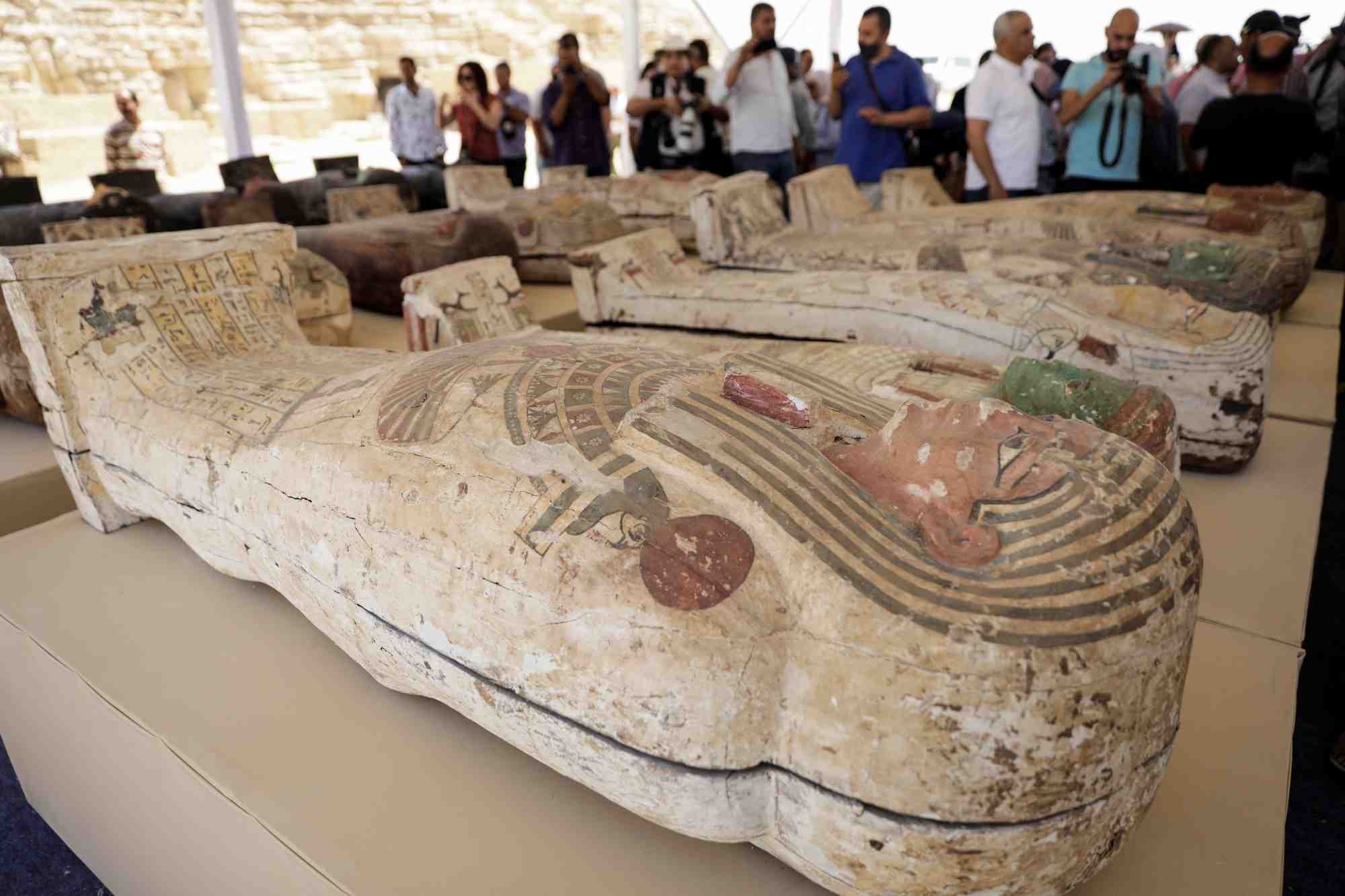 Egypte: des centaines de sarcophages et statues decouverts dans la necropole de saqqarah
