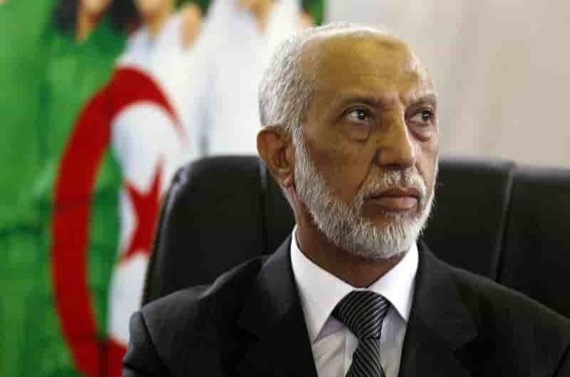 Le président algérien limoge un proche conseiller
